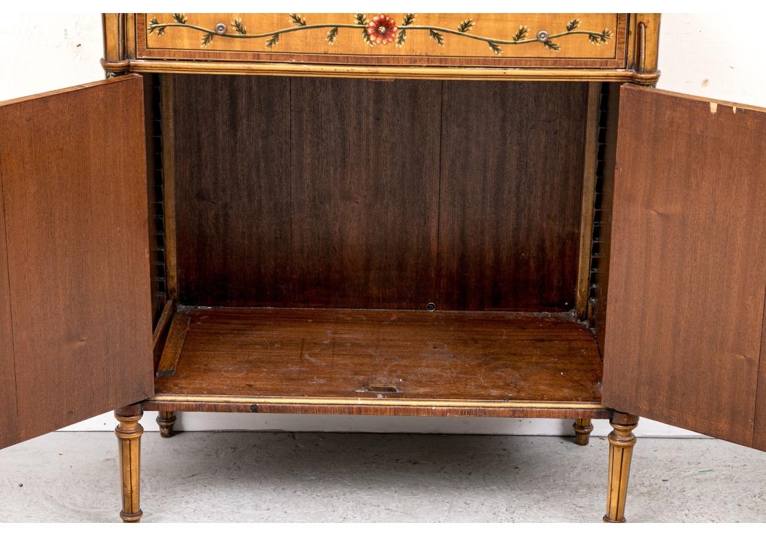 Armario Antiguo Estilo Adam Decorado con Pintura para Restaurar en venta 7