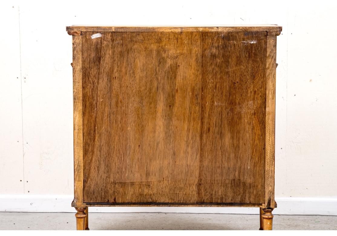 Armario Antiguo Estilo Adam Decorado con Pintura para Restaurar en venta 9