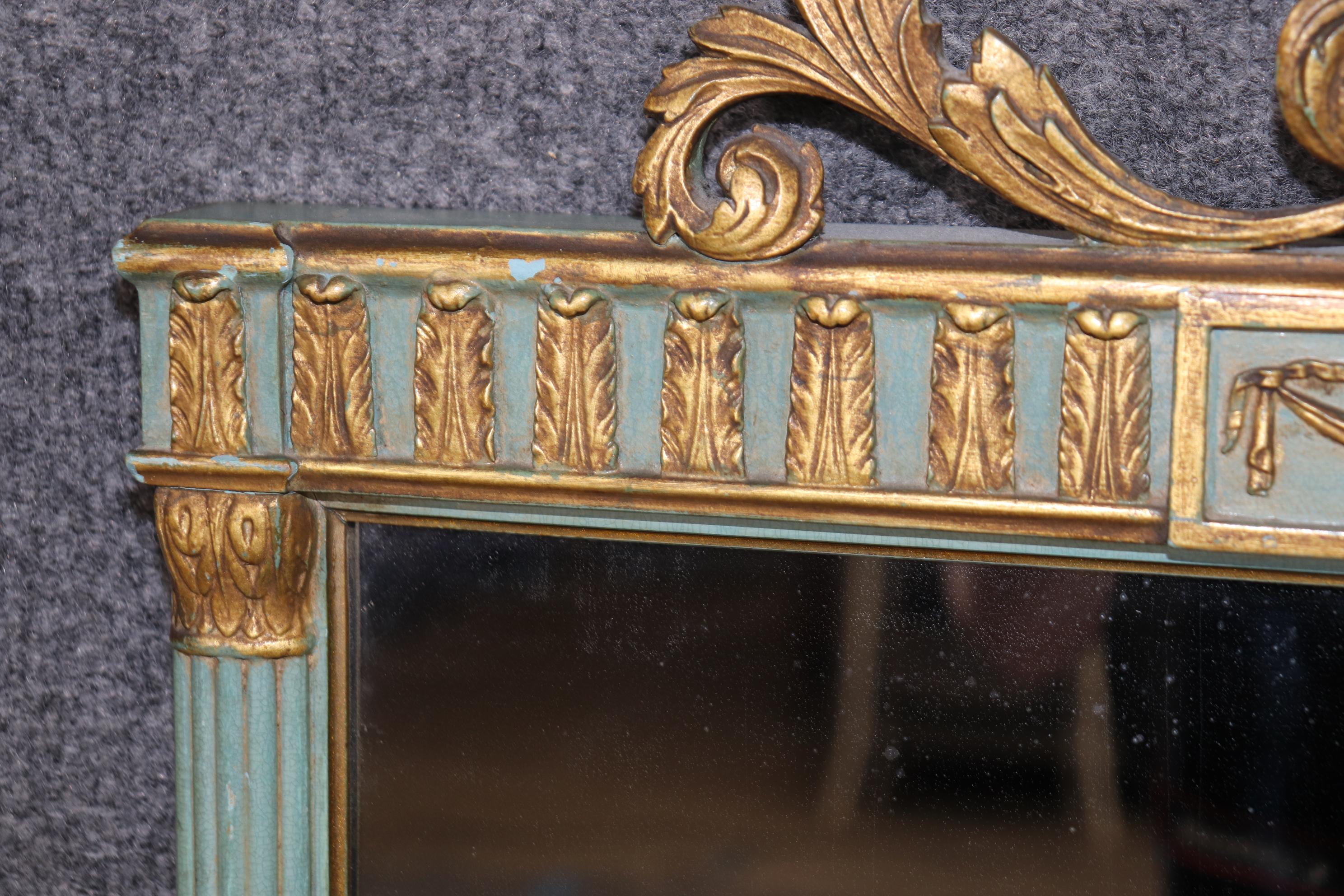 20ième siècle Antique miroir sculpté de style Adams, décroché et doré à l'or en vente
