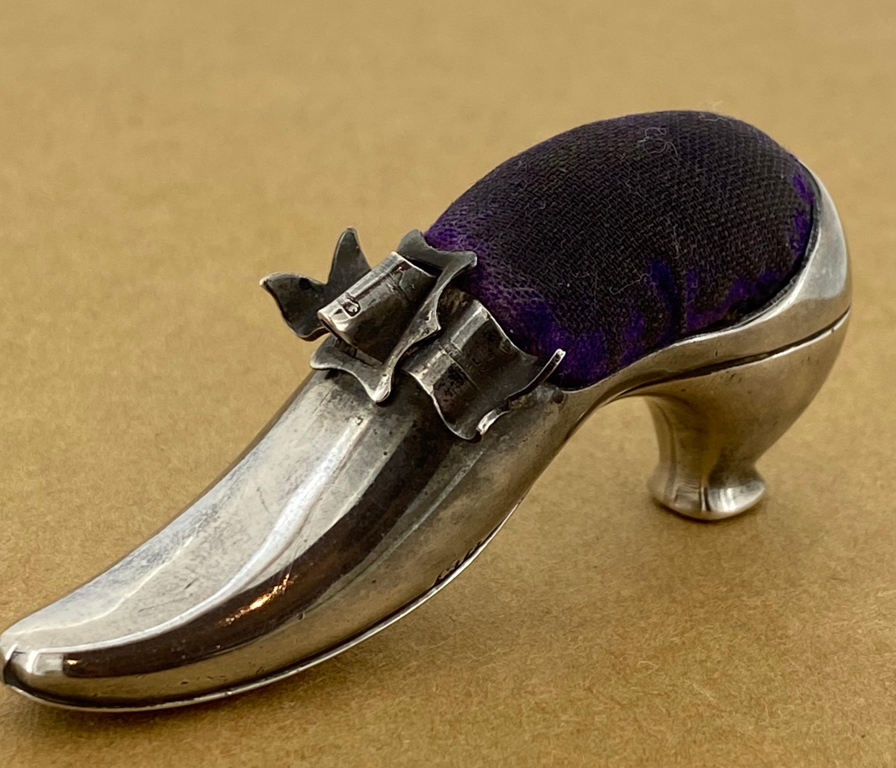 Antikes Adie & Lovekin Ltd Birmingham c1906 Silbernes Ballroom-Schuh-Anstecknadelkissen aus Silber für Damen oder Herren im Angebot