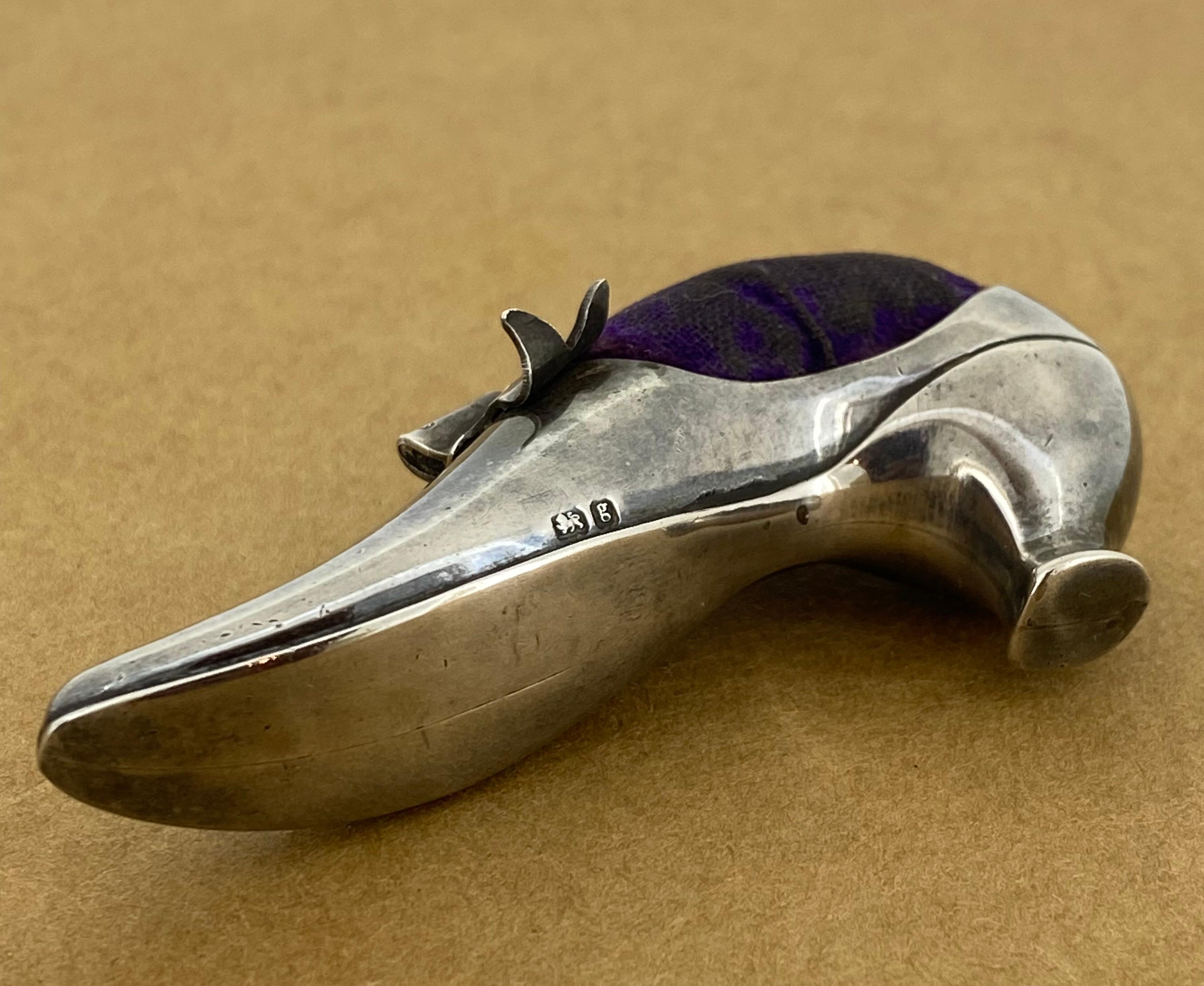 Antikes Adie & Lovekin Ltd Birmingham c1906 Silbernes Ballroom-Schuh-Anstecknadelkissen aus Silber im Angebot 1