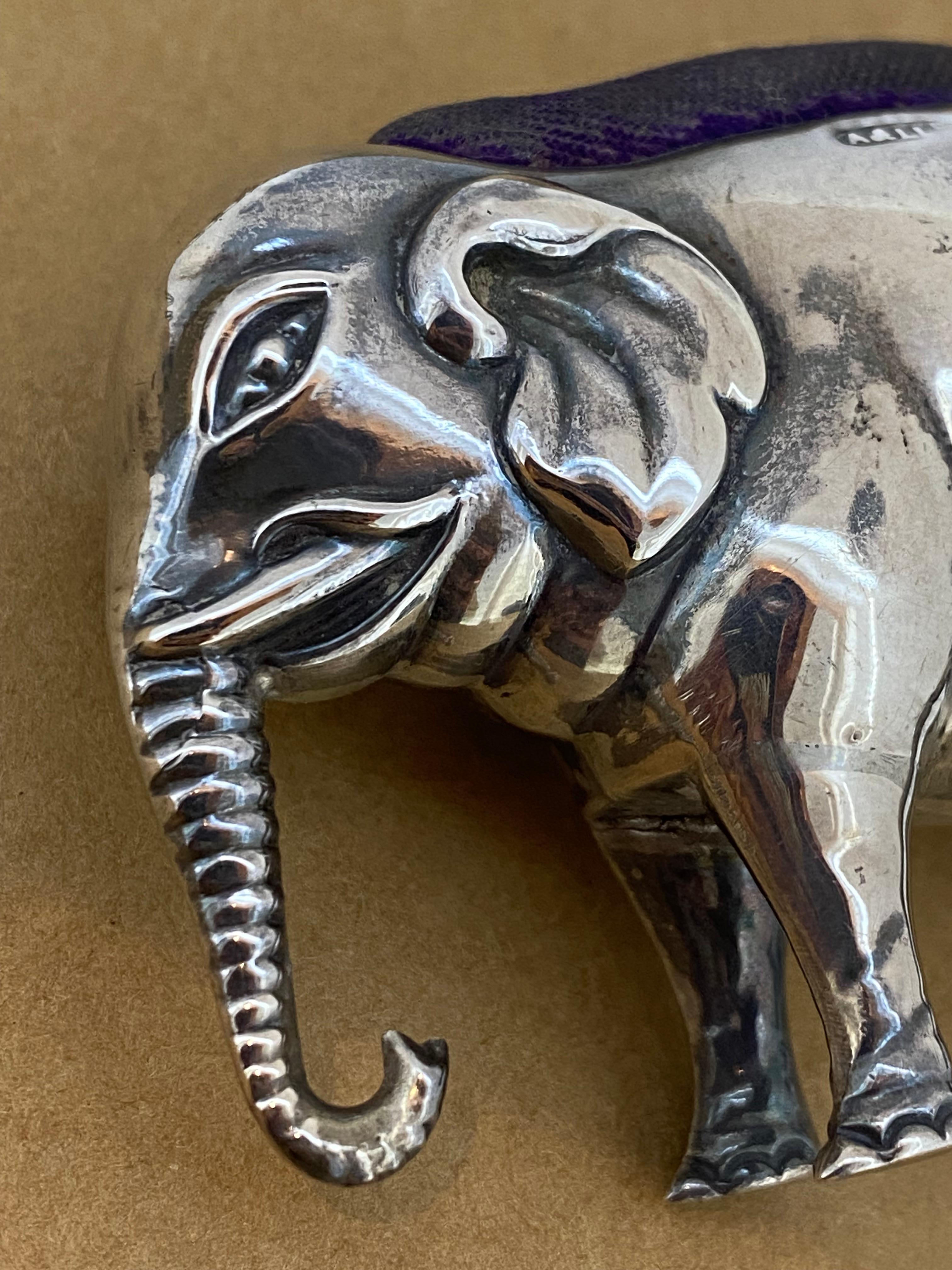 Antike Adie & Lovekin Ltd Birmingham c1906 Sterling Silber Elefant Pin-Kissen im Zustand „Hervorragend“ im Angebot in MELBOURNE, AU