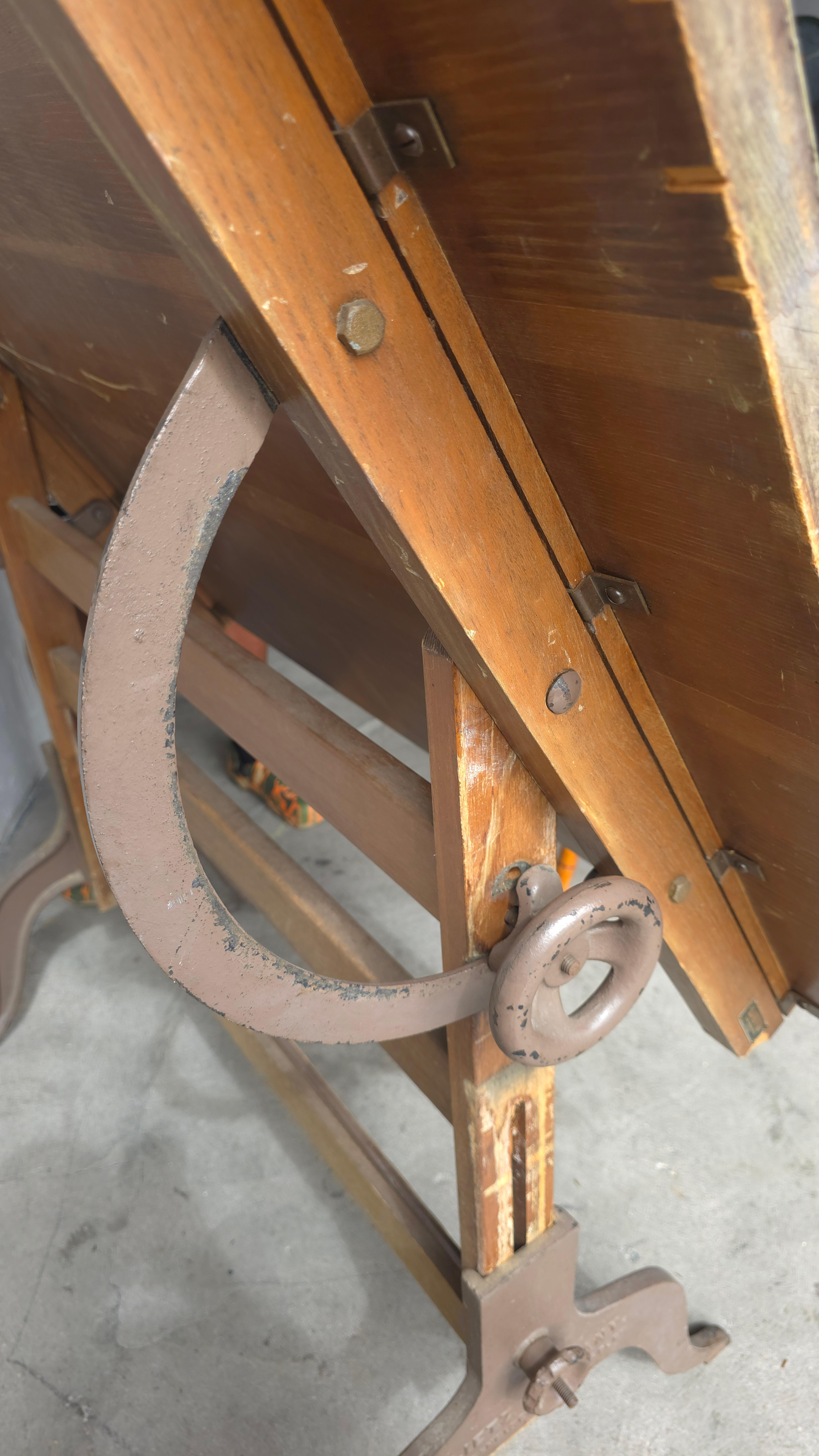Antique Adjustable Architect or Artist Drafting or Drawing Table For Sale 4