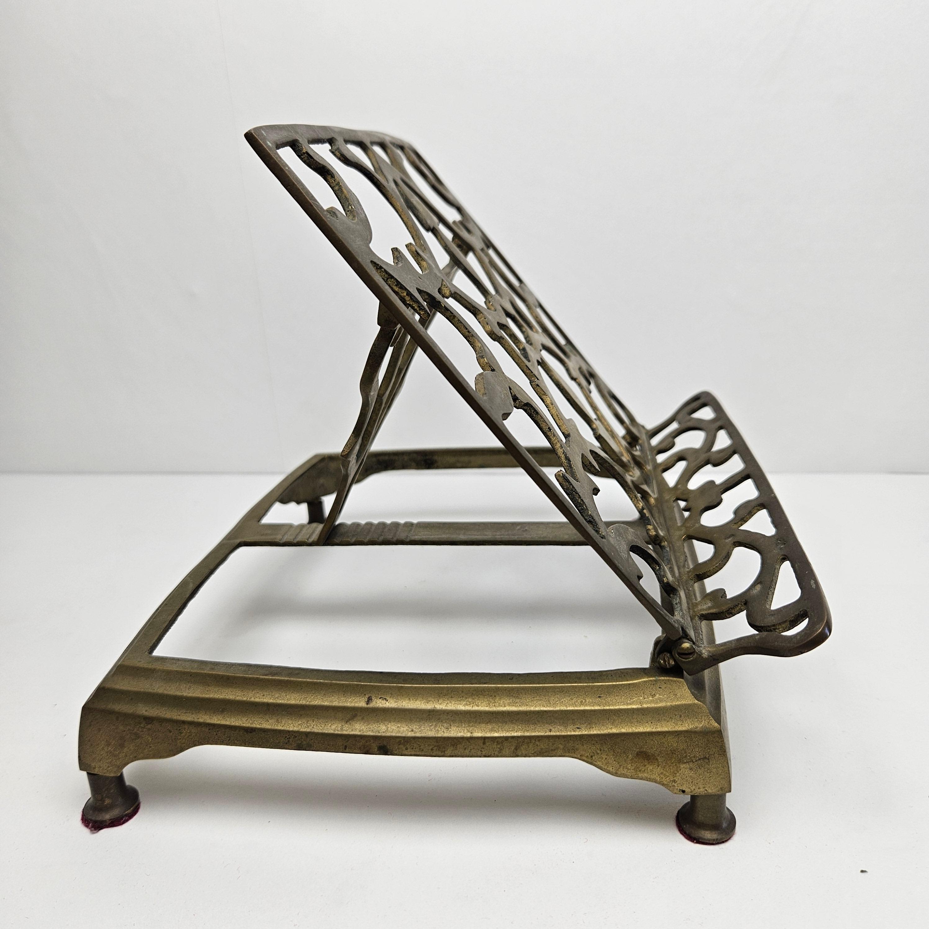 Antique Adjustable Book or Magazine Stand in Brass For Sale 4