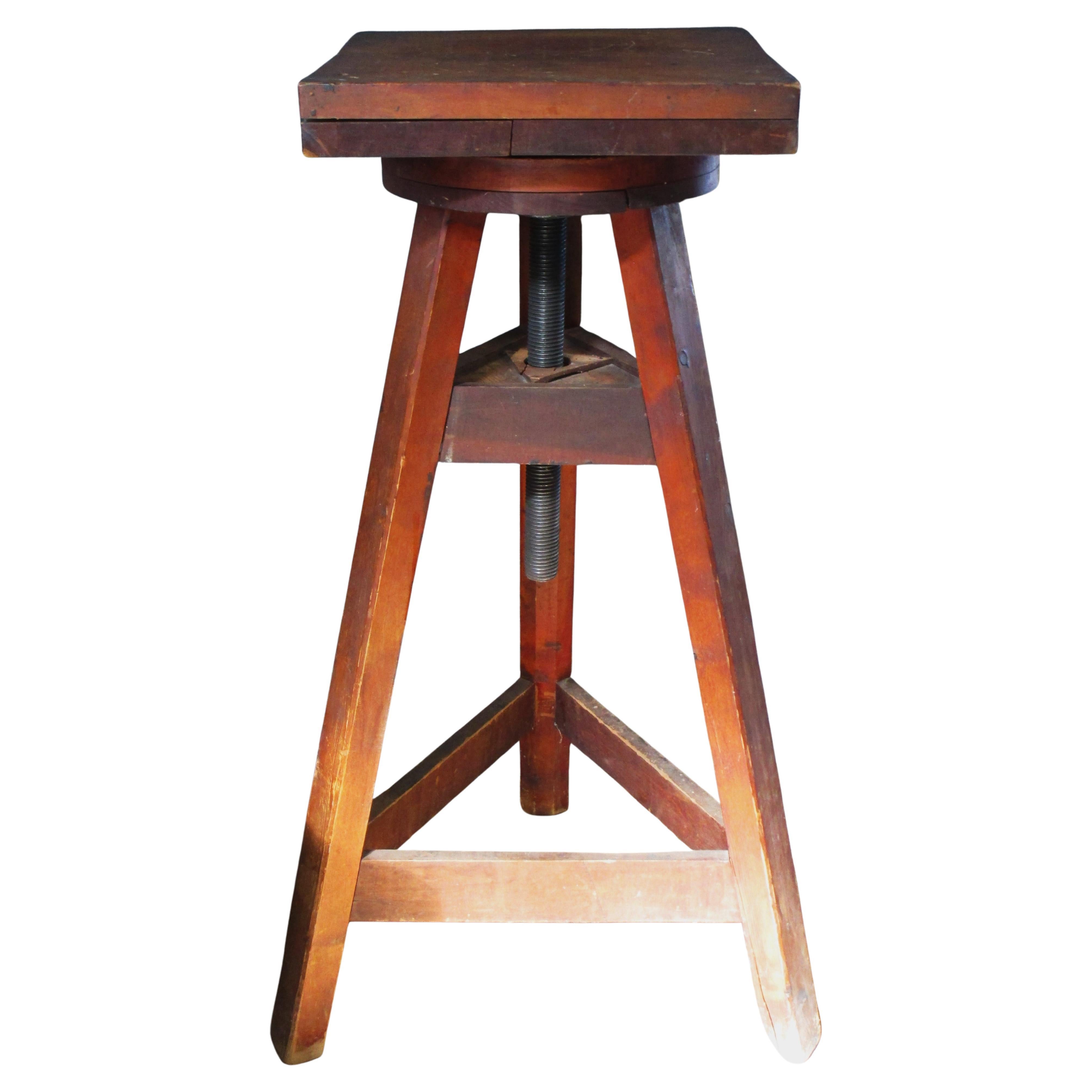 Ancien socle de sculpteur à hauteur réglable et à plateau tournant, Circa 1930 Abîmé - En vente à Rochester, NY