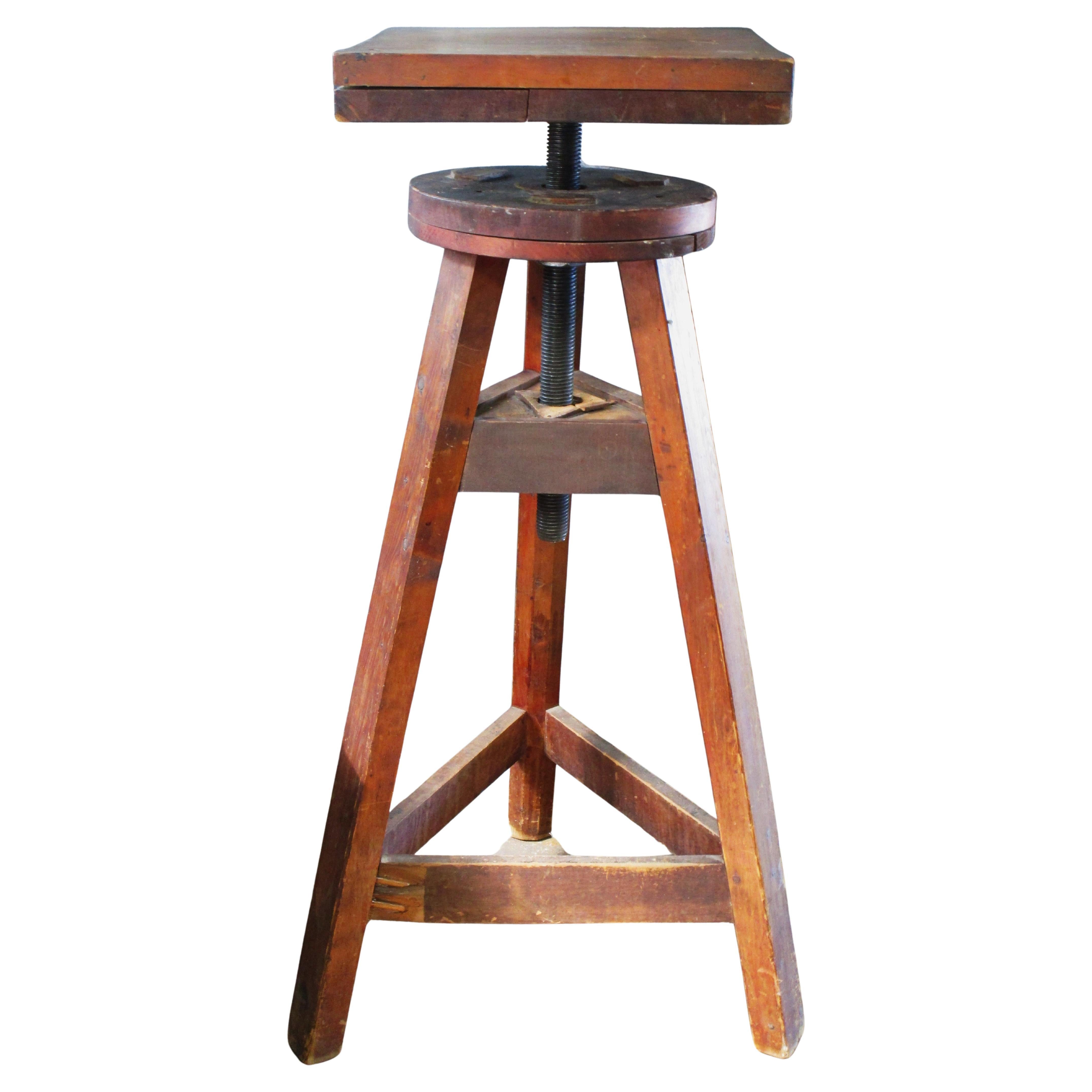 20ième siècle Ancien socle de sculpteur à hauteur réglable et à plateau tournant, Circa 1930 en vente