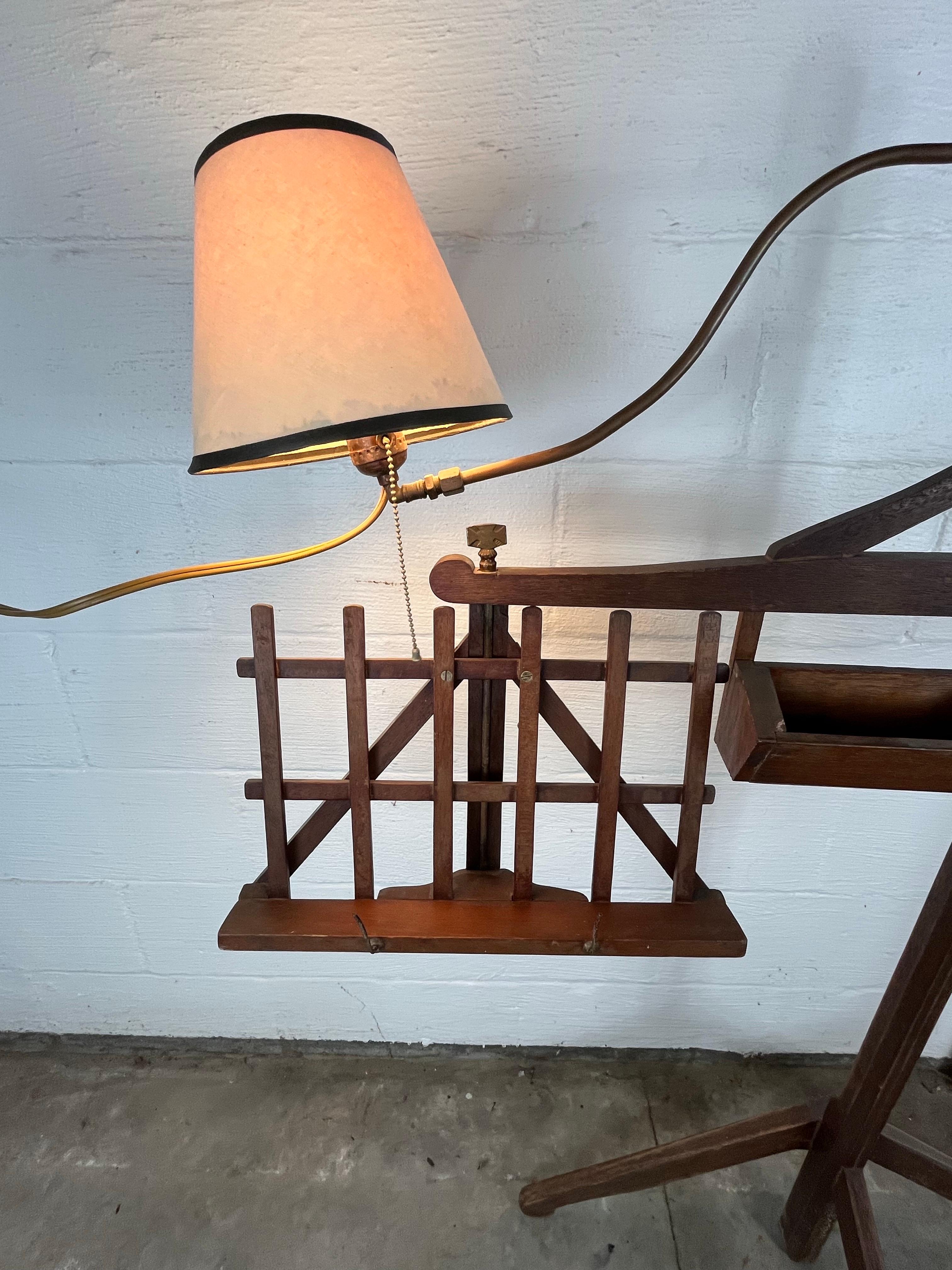 Antiker verstellbarer beleuchteter Notenständer im Zustand „Gut“ im Angebot in W Allenhurst, NJ