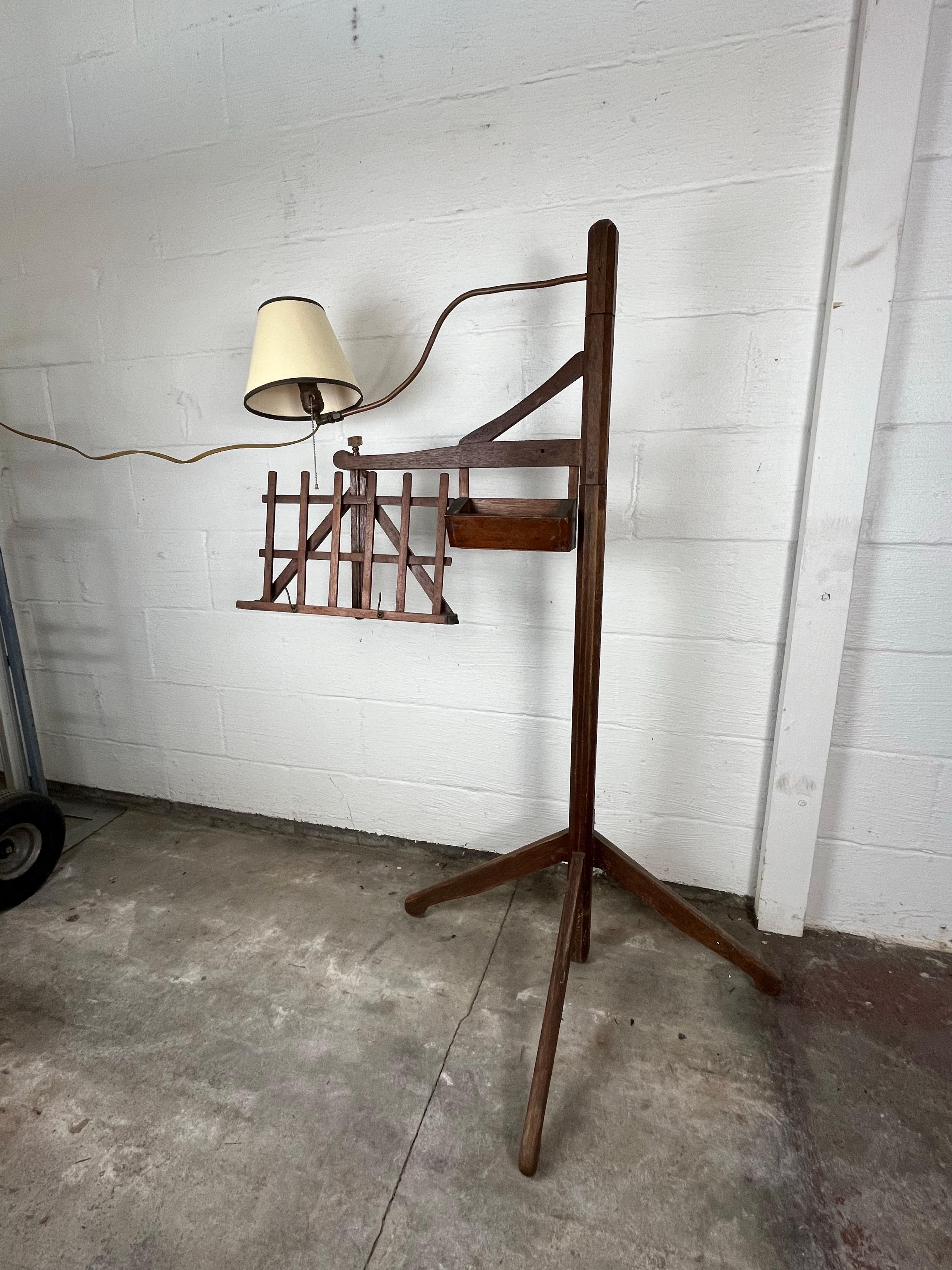 Antiker verstellbarer beleuchteter Notenständer im Angebot 1