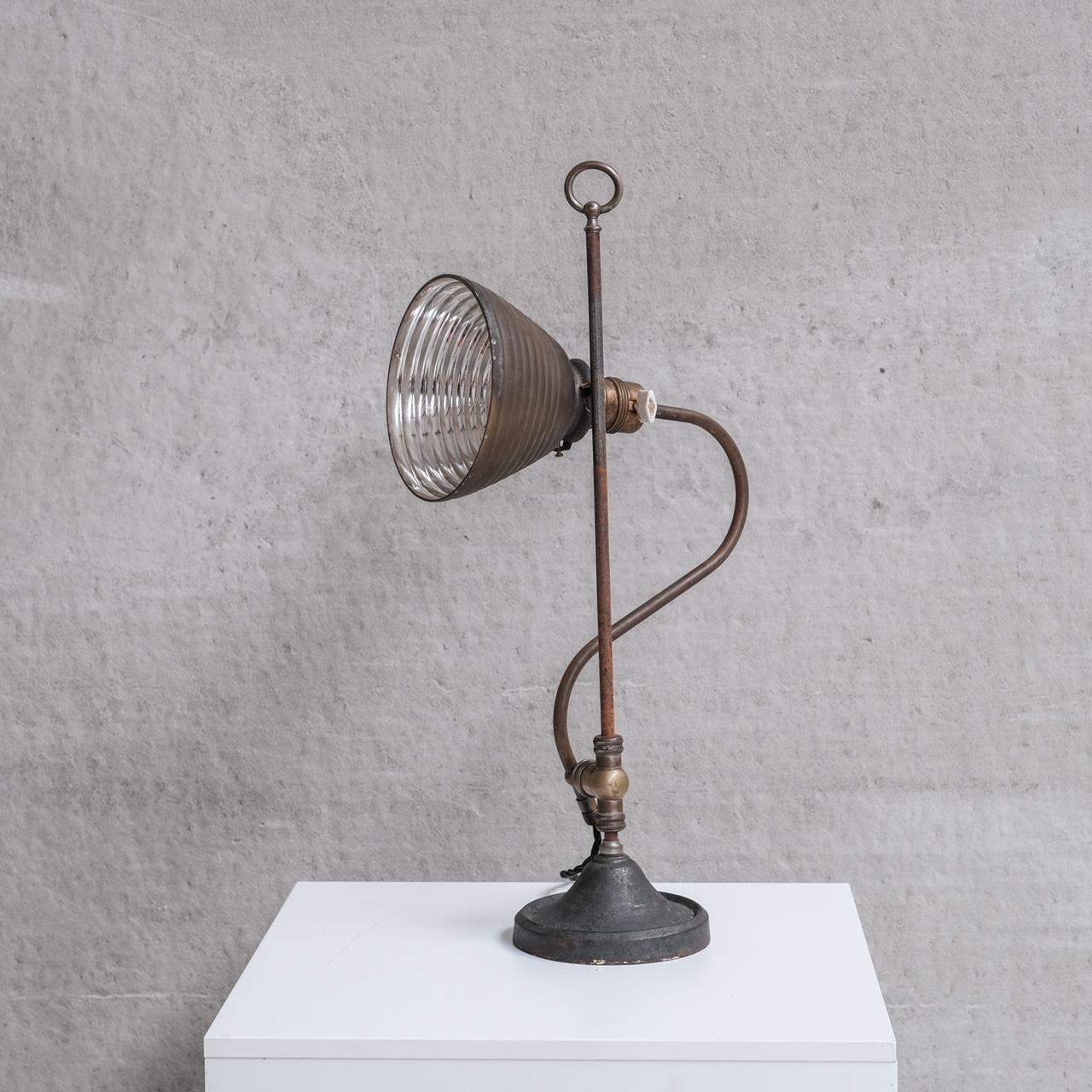 Néerlandais Lampe de bureau d'antiquités réglable en verre réflecteur mercuré en vente