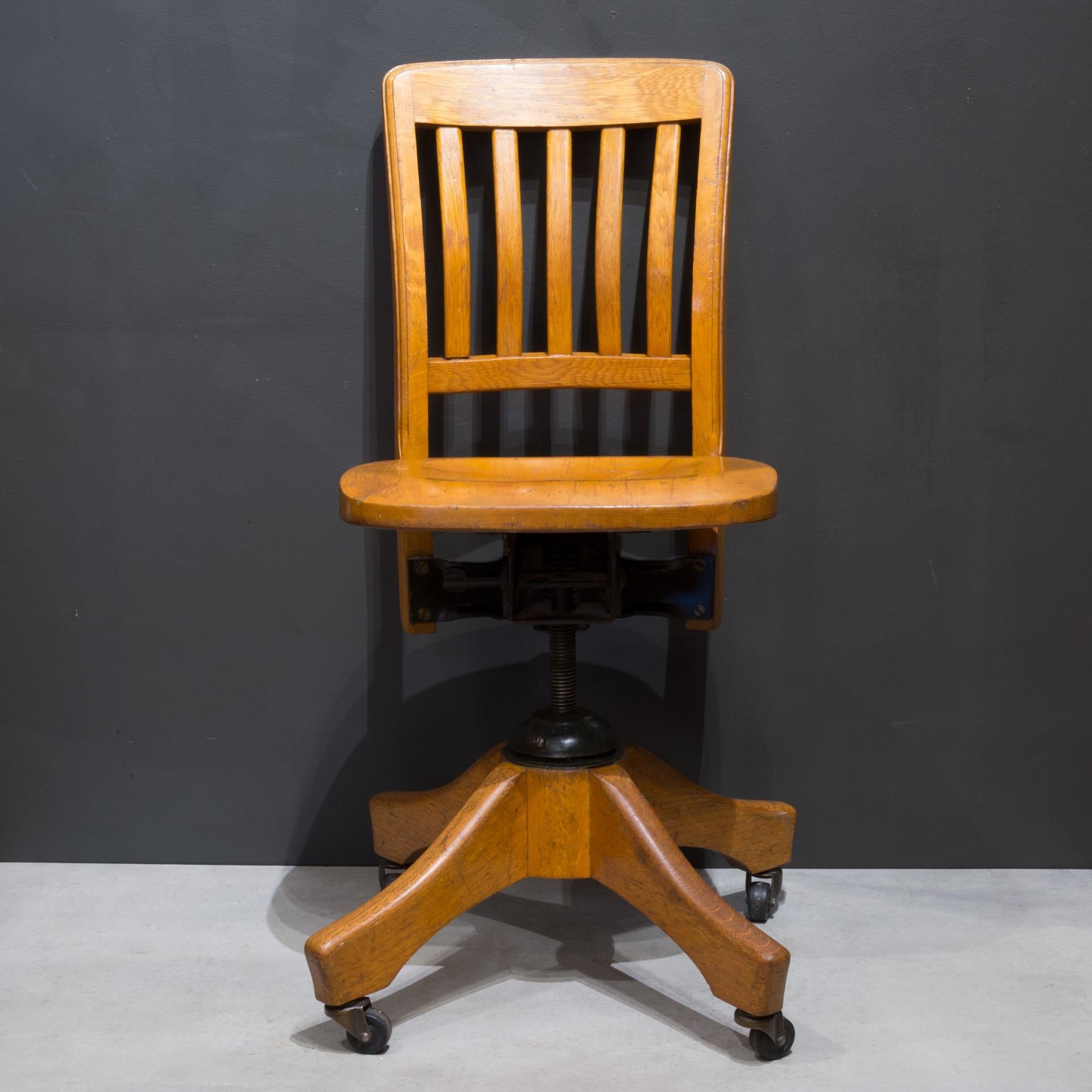 Industrial Antique Adjustable Swivel Oak Desk Chair, circa 1930-1940