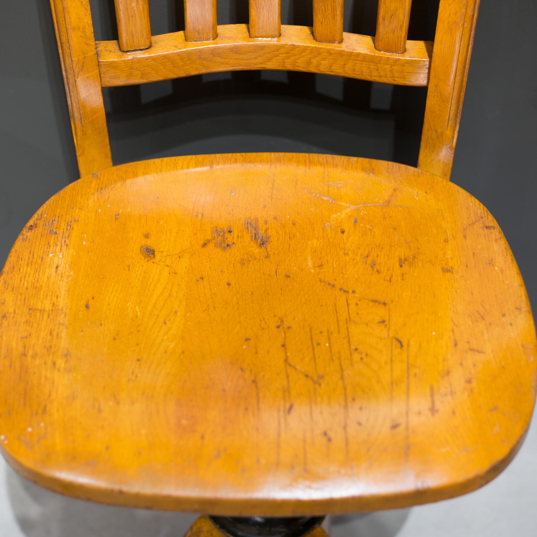 Antique Adjustable Swivel Oak Desk Chair, circa 1930-1940 In Good Condition In San Francisco, CA