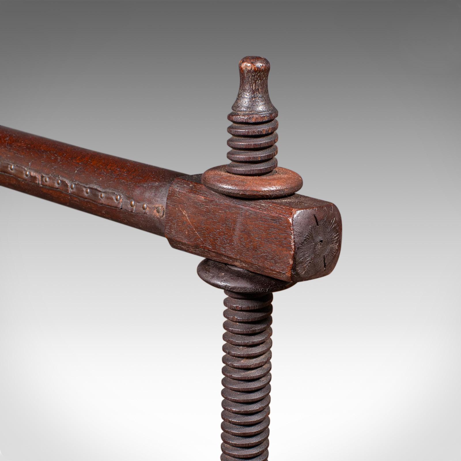 Antico telaio regolabile per arazzi, barella inglese per aghi, tardo vittoriano in vendita 1