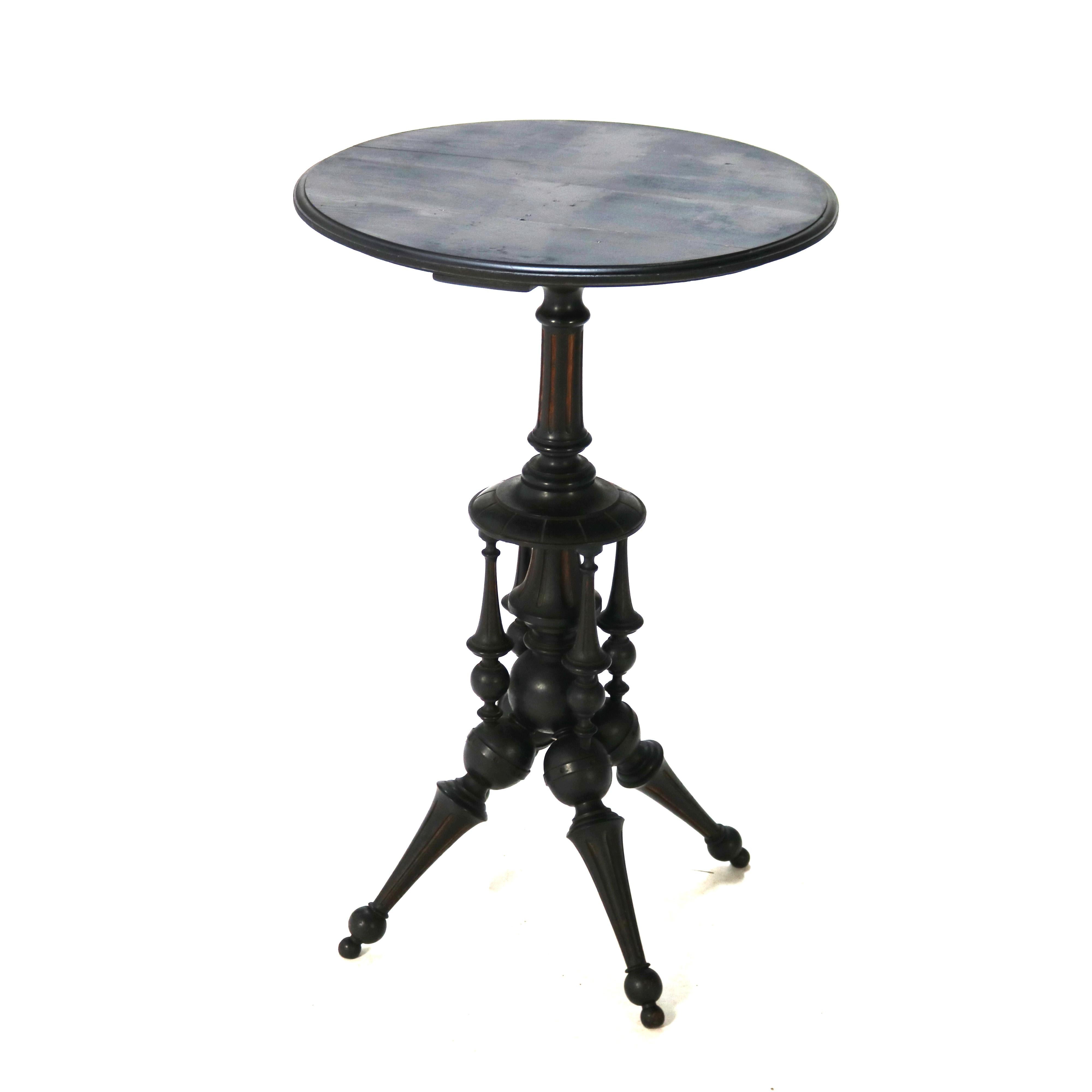 Antique Aesthetic Carved Parcel Gilt & Ebonized Fern Stand C1870 In Good Condition In Big Flats, NY