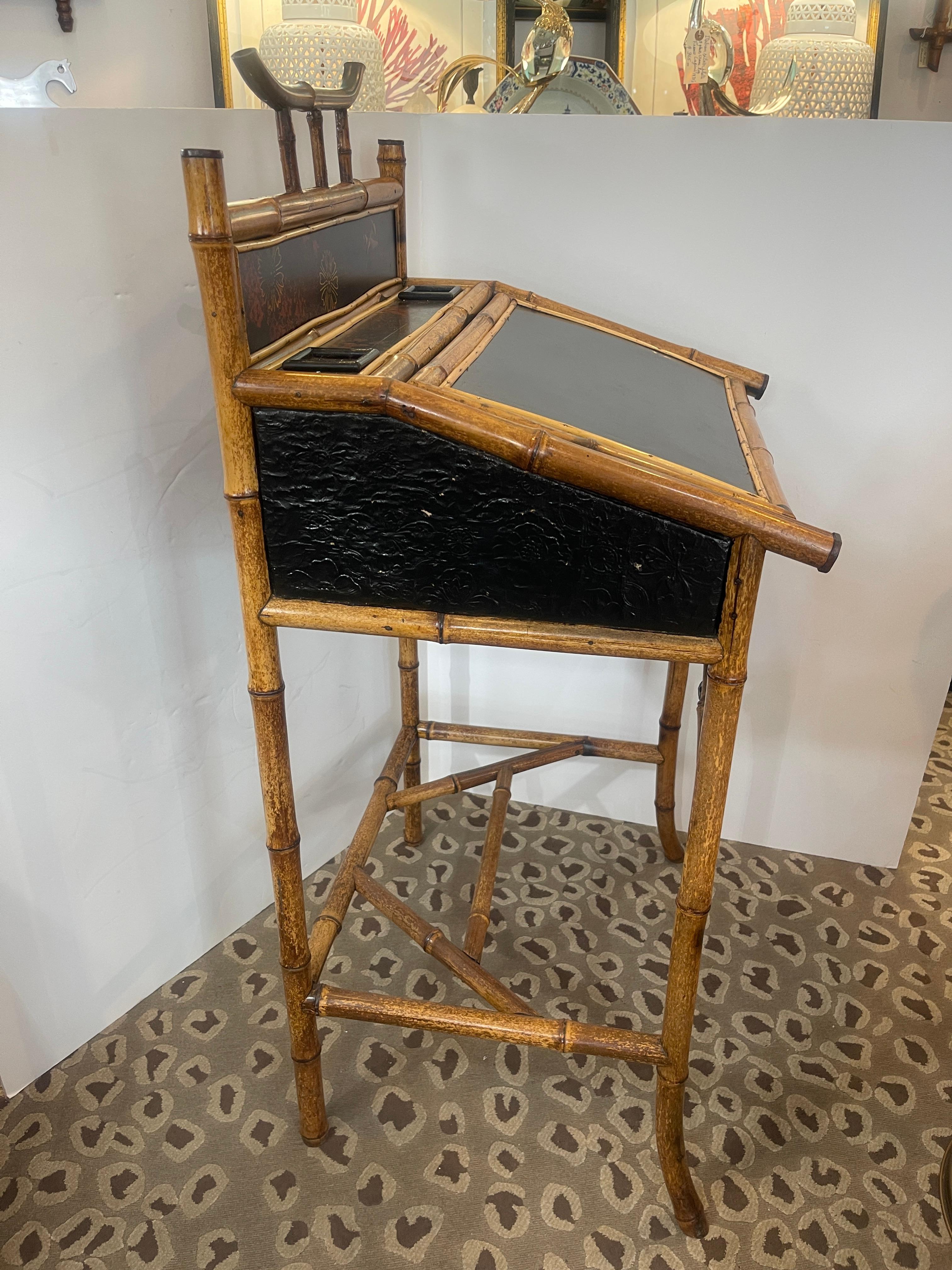 Antique Aesthetic Mouvement  Bamboo Slant Desk, 1880-1910 im Zustand „Gut“ im Angebot in West Palm Beach, FL