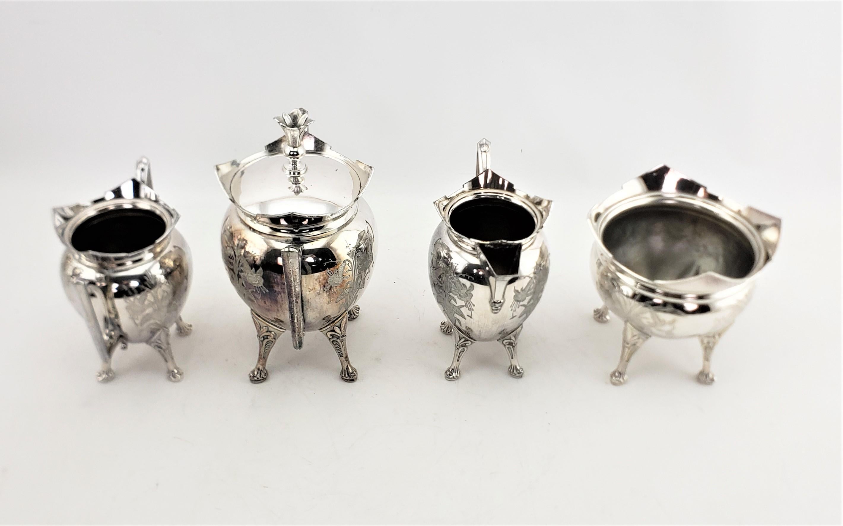 Service à thé antique du mouvement esthétique en métal argenté de 7 pièces avec décoration florale en vente 6