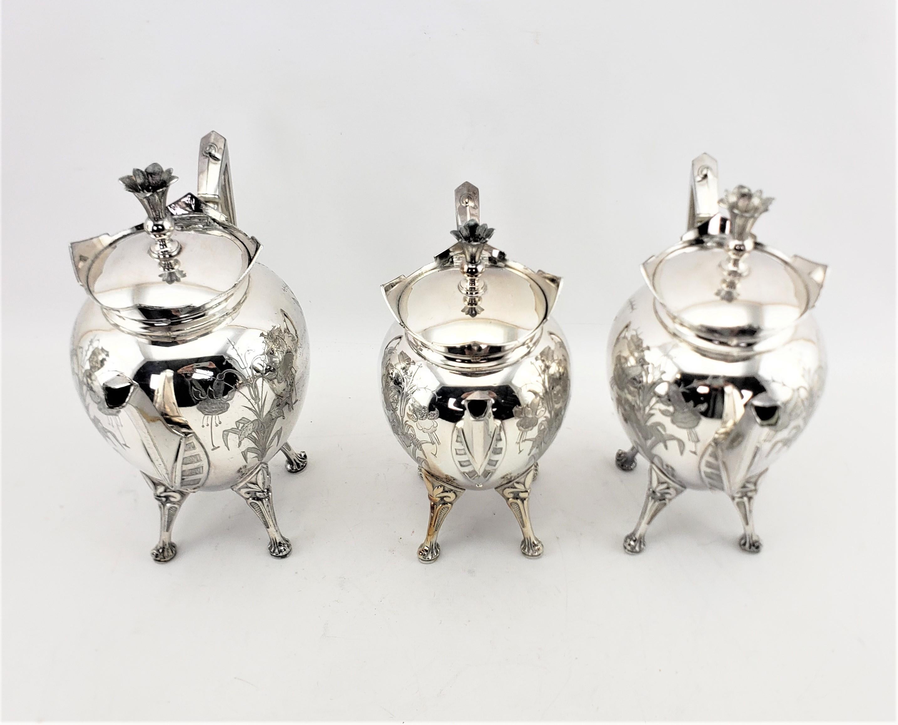 Antiguo juego de té plateado Aesthetic Movement de 7 piezas con decoración floral en Bueno estado para la venta en Hamilton, Ontario