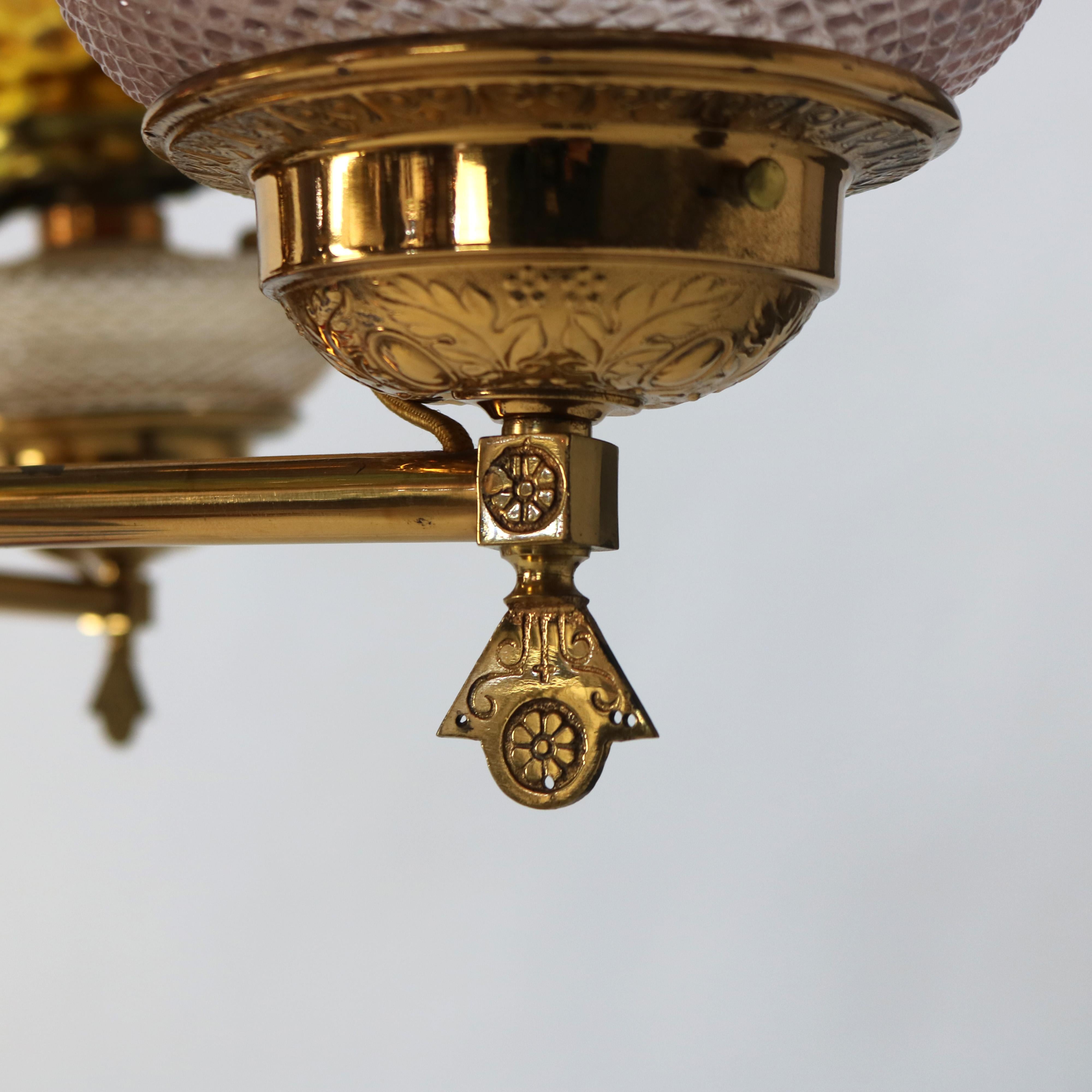 Lampadario antico Aesthetic Movement in ottone policromato e cristallo C1870 in vendita 5