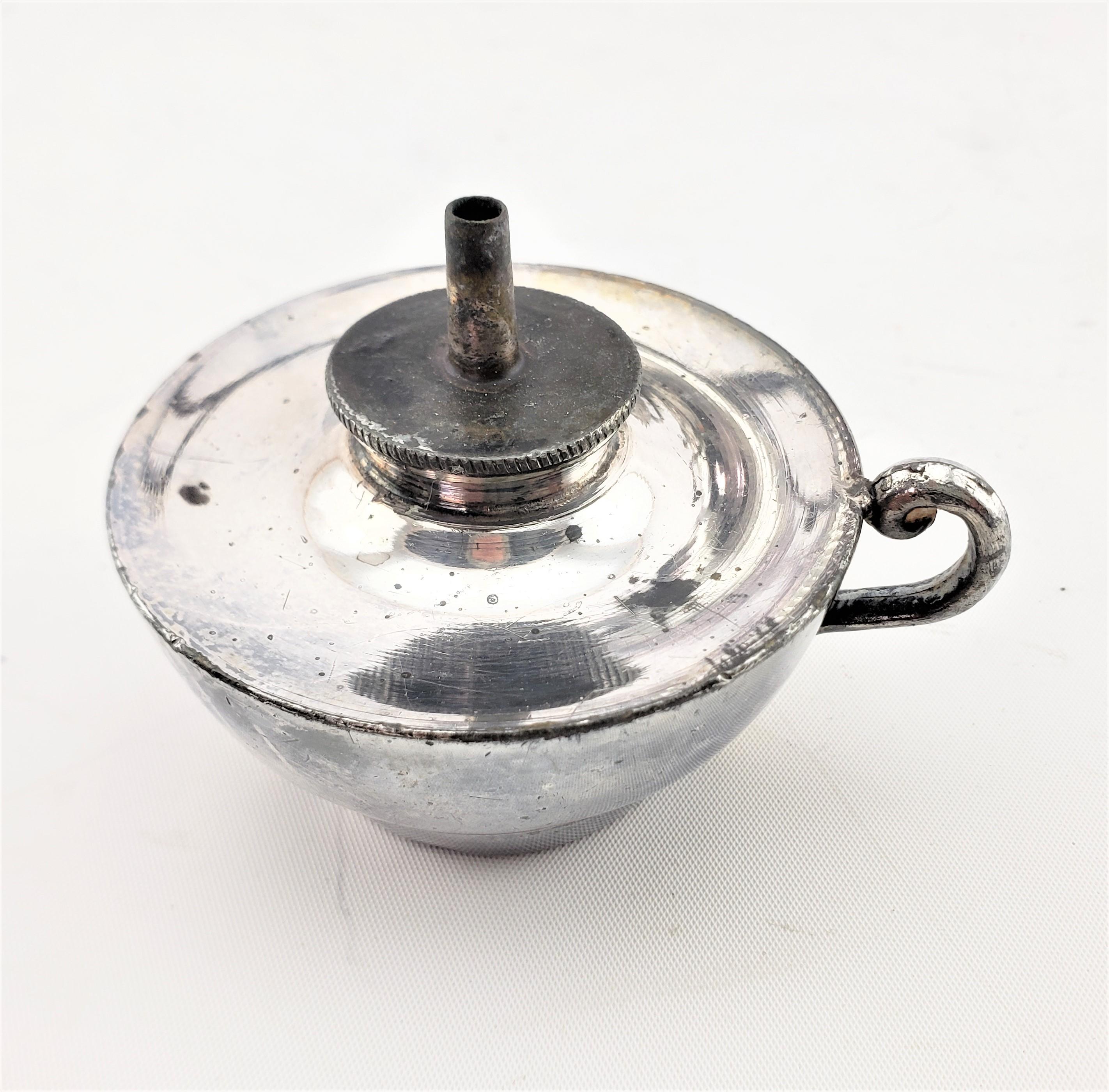 Bouilloire à eau chaude en métal argenté antique du mouvement esthétique avec décoration florale en vente 6