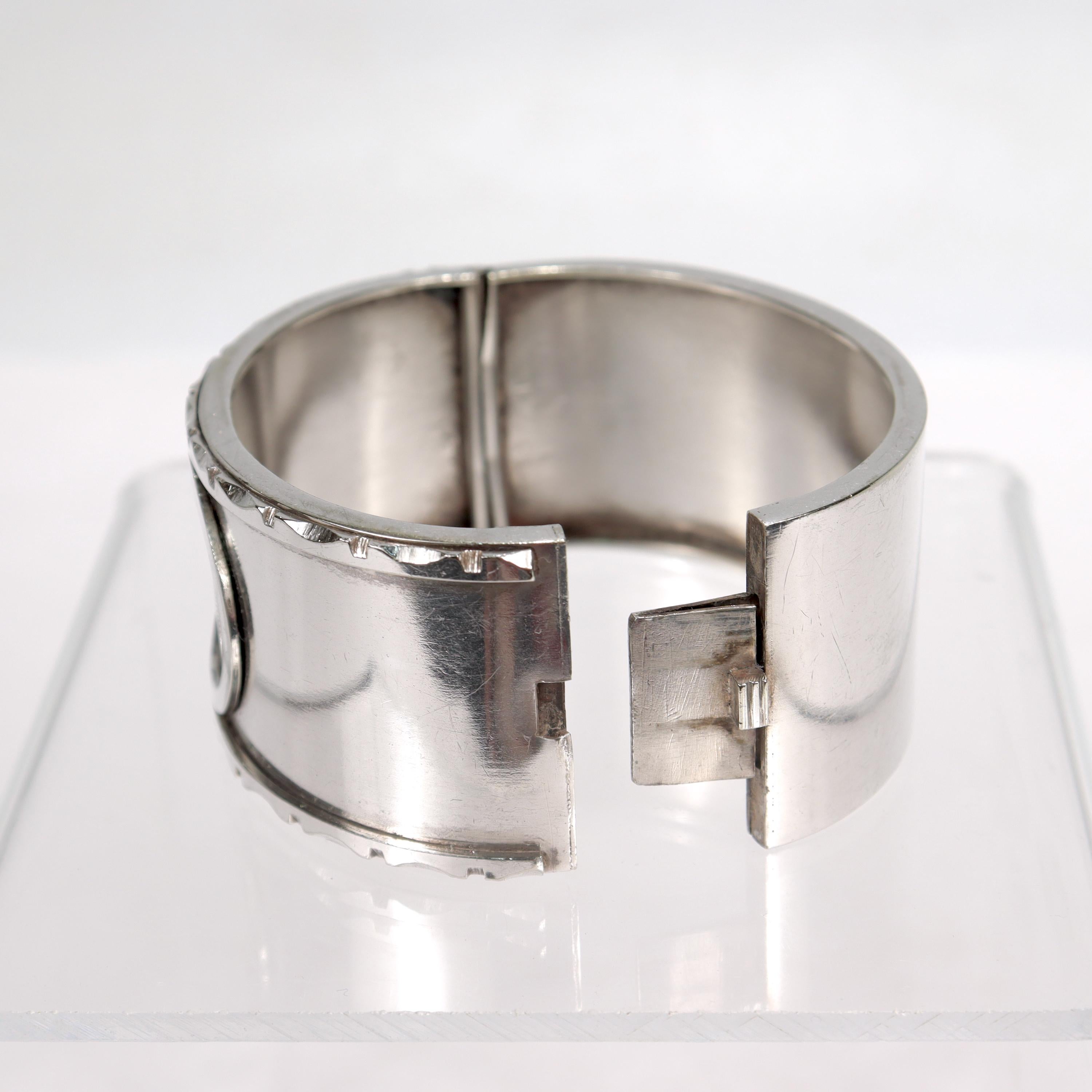 Antique Aesthetic Movement Sterling Silver Bangle Bracelet with an Etched Bird For Sale 5