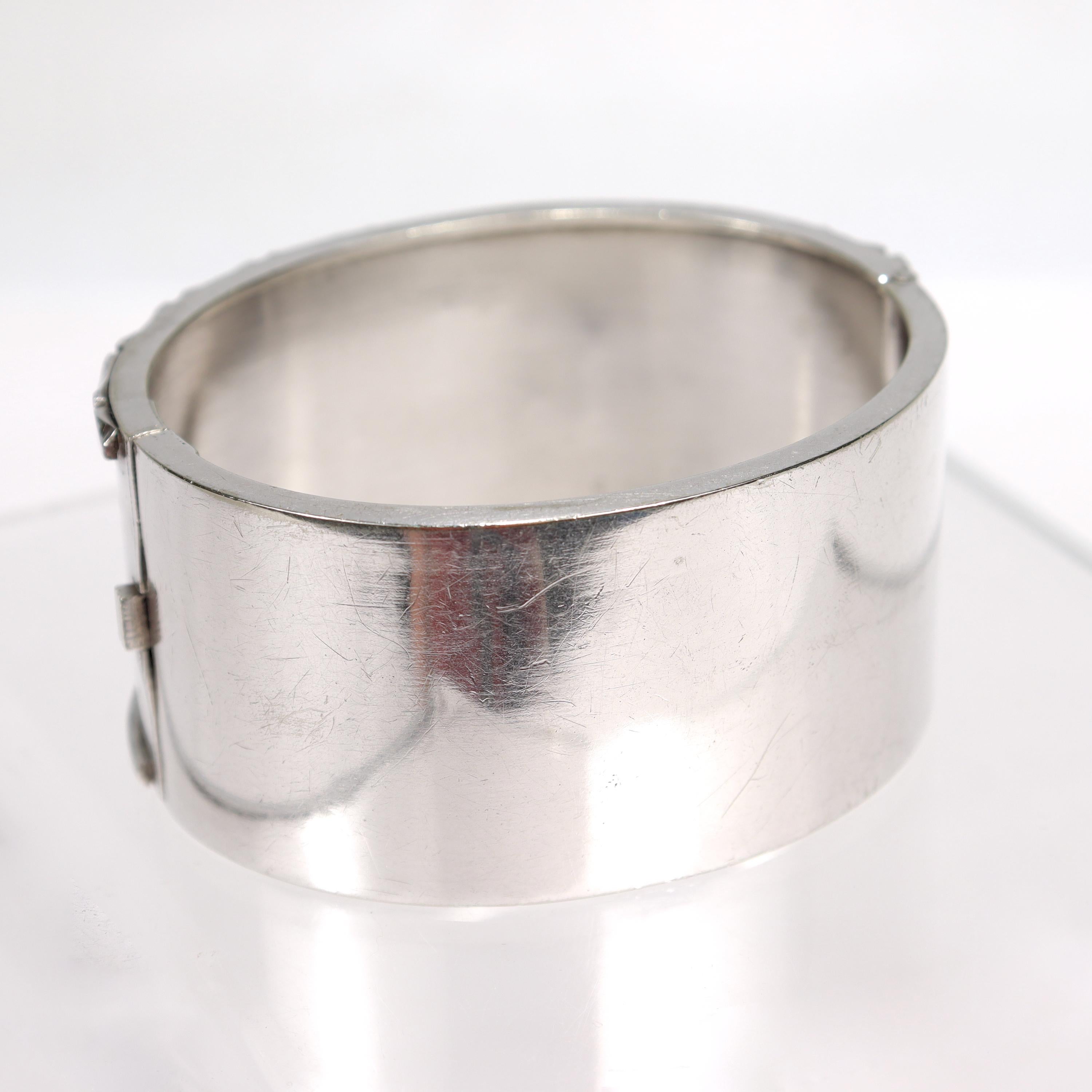 Antique Aesthetic Movement Sterling Silver Bangle Bracelet with an Etched Bird For Sale 1