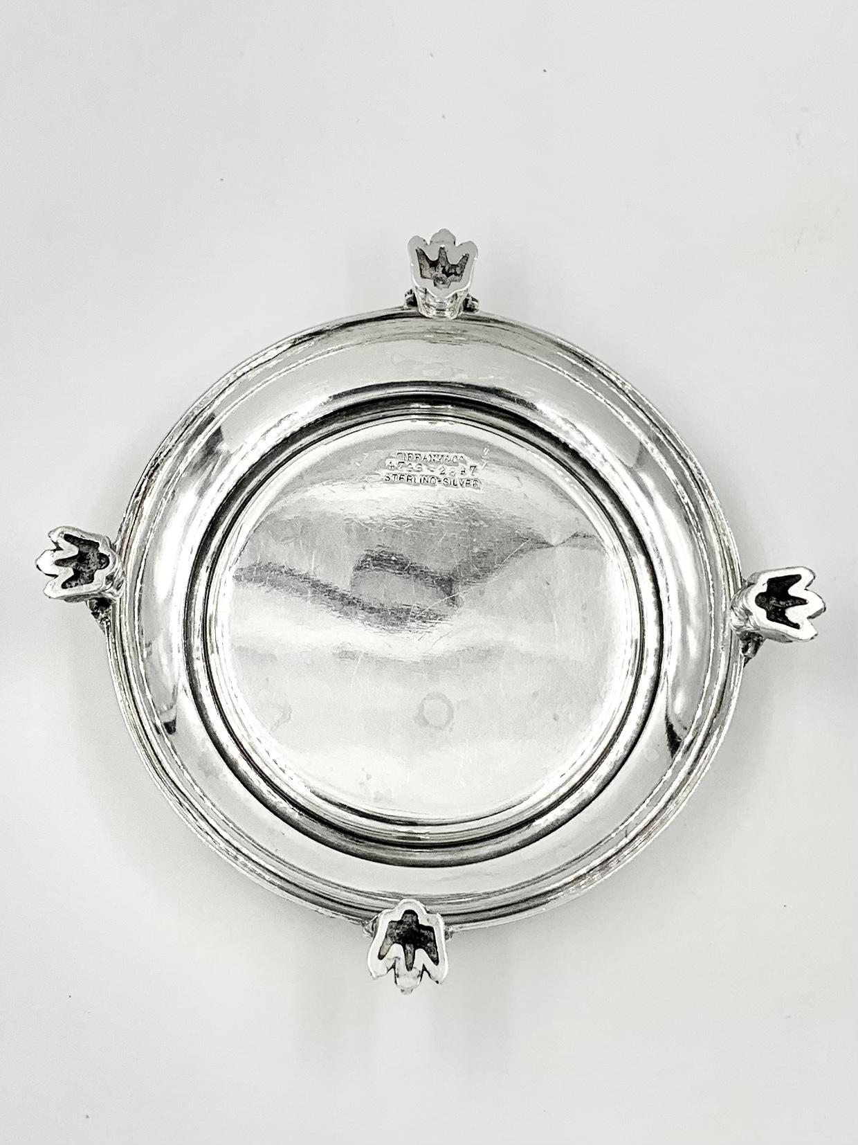 Antiquités Aesthetic Movement Tiffany & Co. Cloche en argent sur Stand 1873-1891 en vente 2
