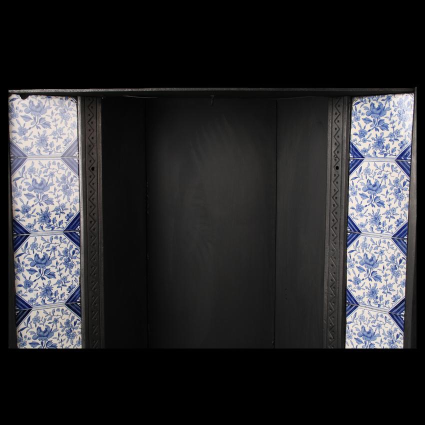 Aesthetic Movement Victorian tiled Insert
An antique Aesthetic Movement Victorian tiled cast iron fireplace insert, designed by Thomas Jeckyll (1827-1881) for Barnard Bishop & Barnards foundry of Norwich, complete with its Original Minton blue and