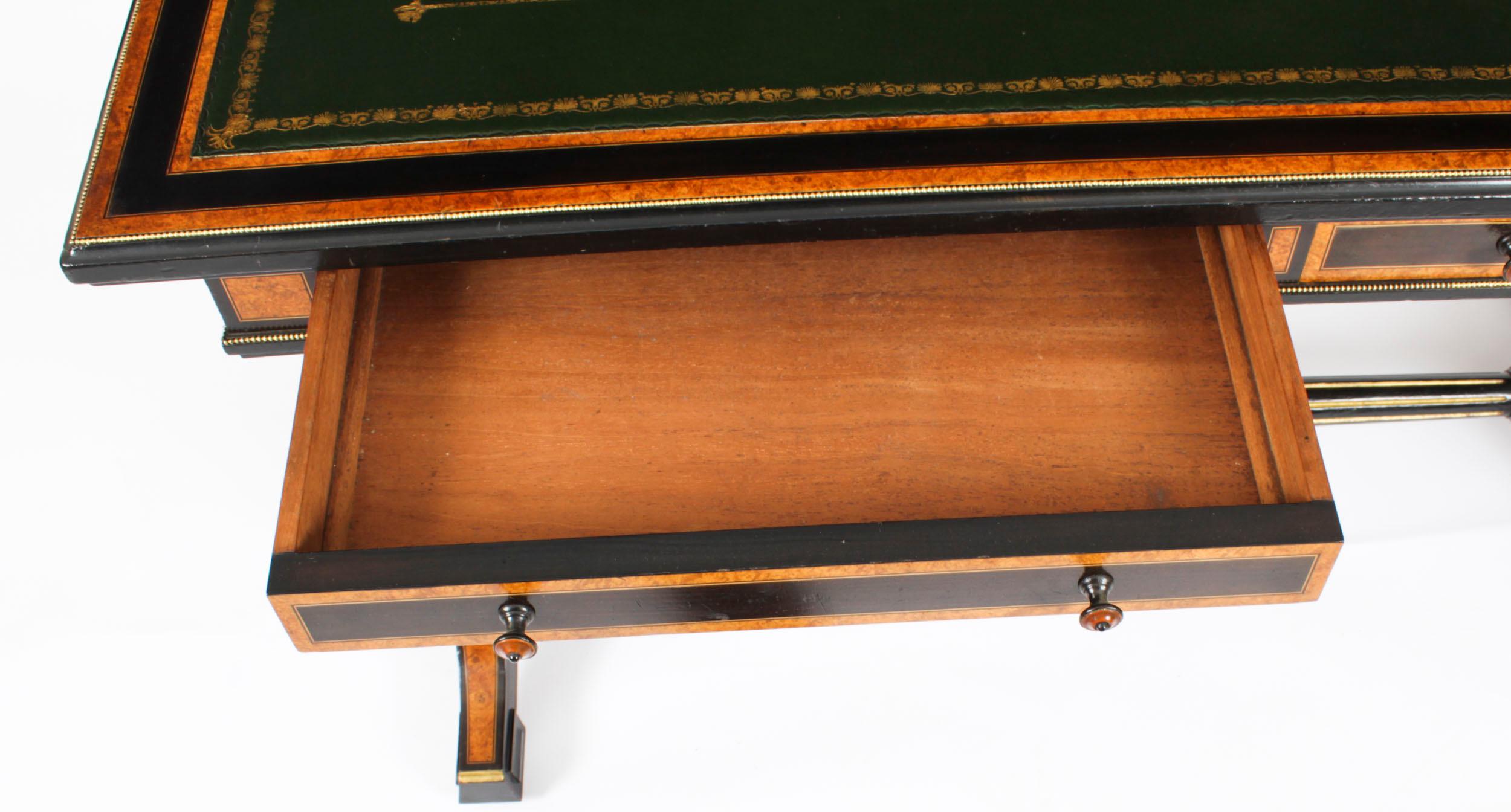 Table à écrire d'époque esthétique Edward & Roberts 19ème siècle en vente 4