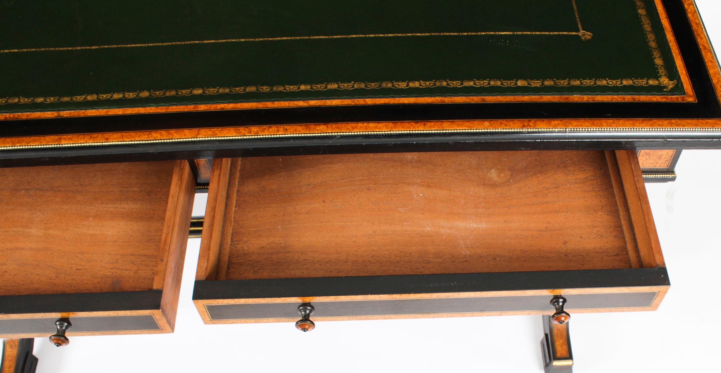 Table à écrire d'époque esthétique Edward & Roberts 19ème siècle en vente 5