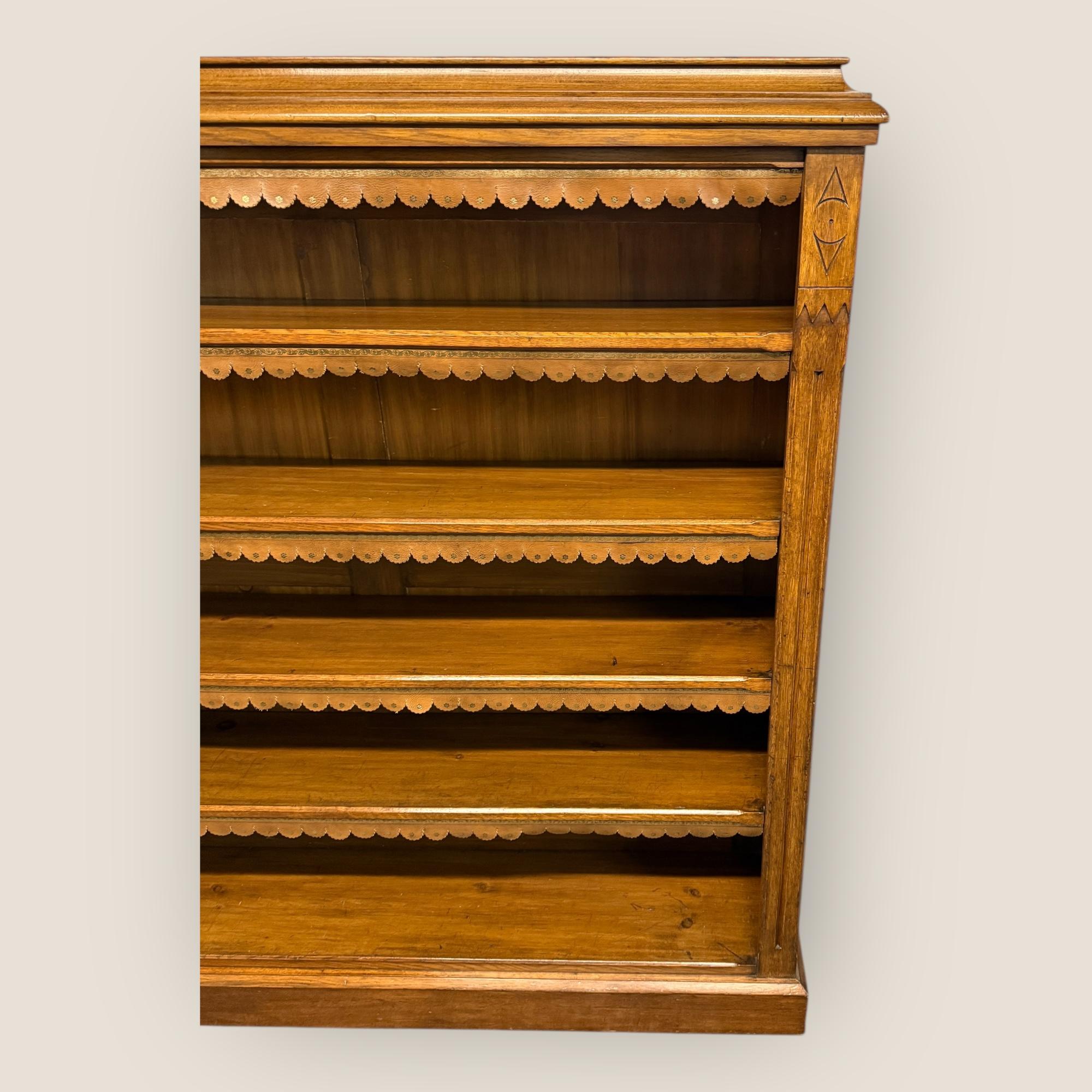 Intagliato Grande libreria a giorno tardo-vittoriana in Oak Oak in vendita