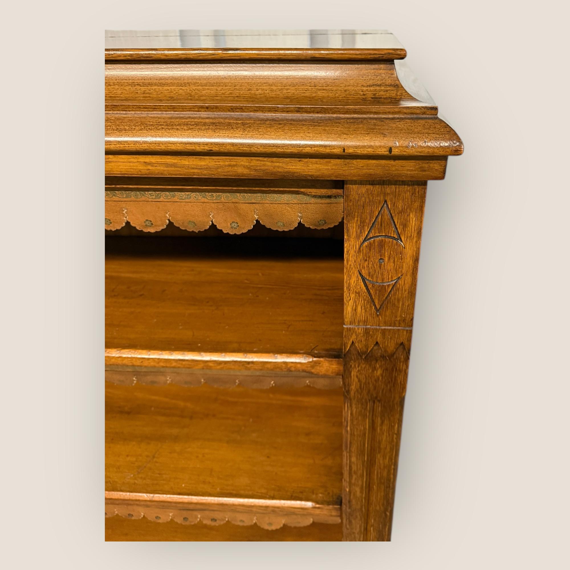 Pelle Grande libreria a giorno tardo-vittoriana in Oak Oak in vendita