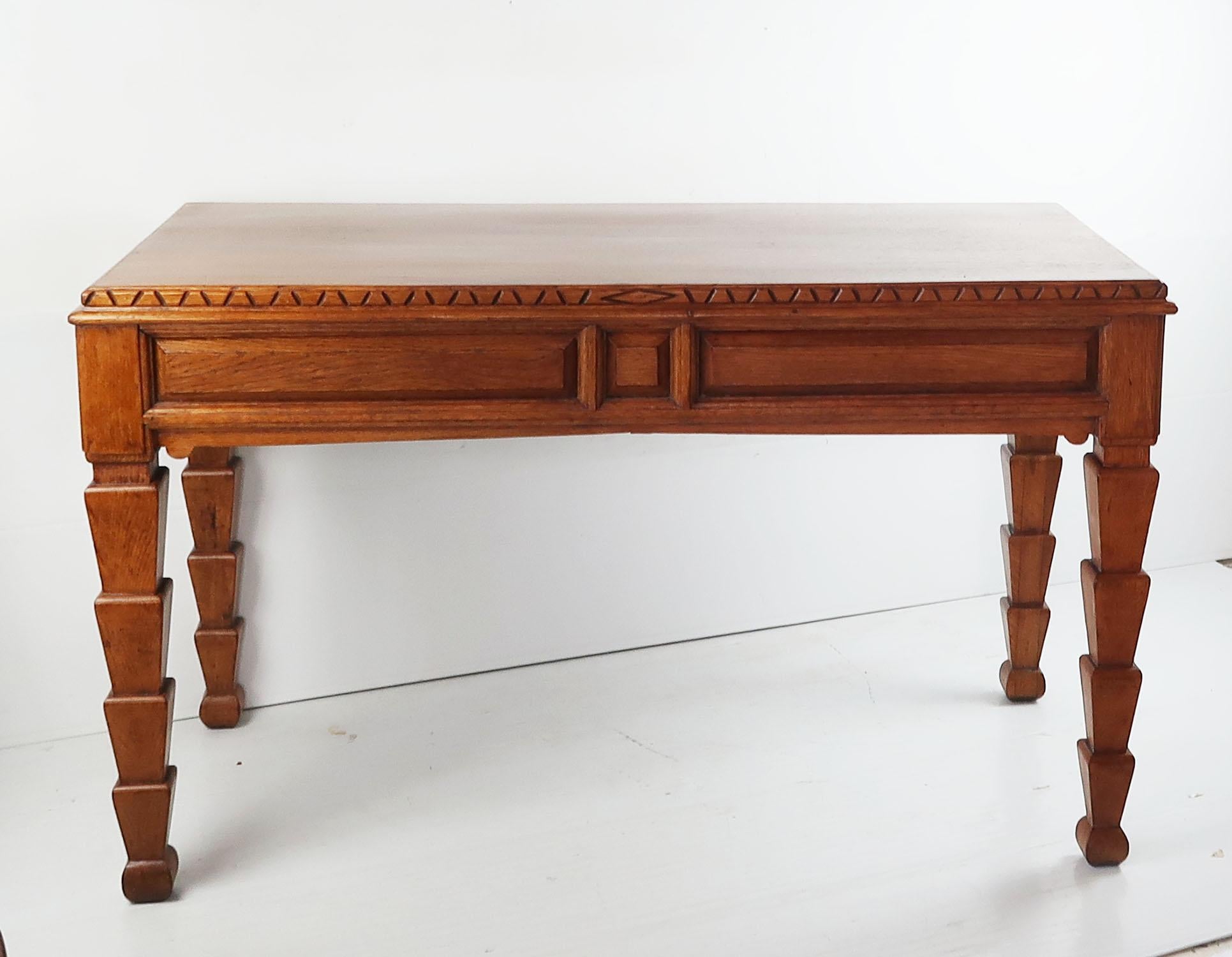 Aesthetic Movement Antique Aesthetic Style Oak Library Table or Desk, circa 1900