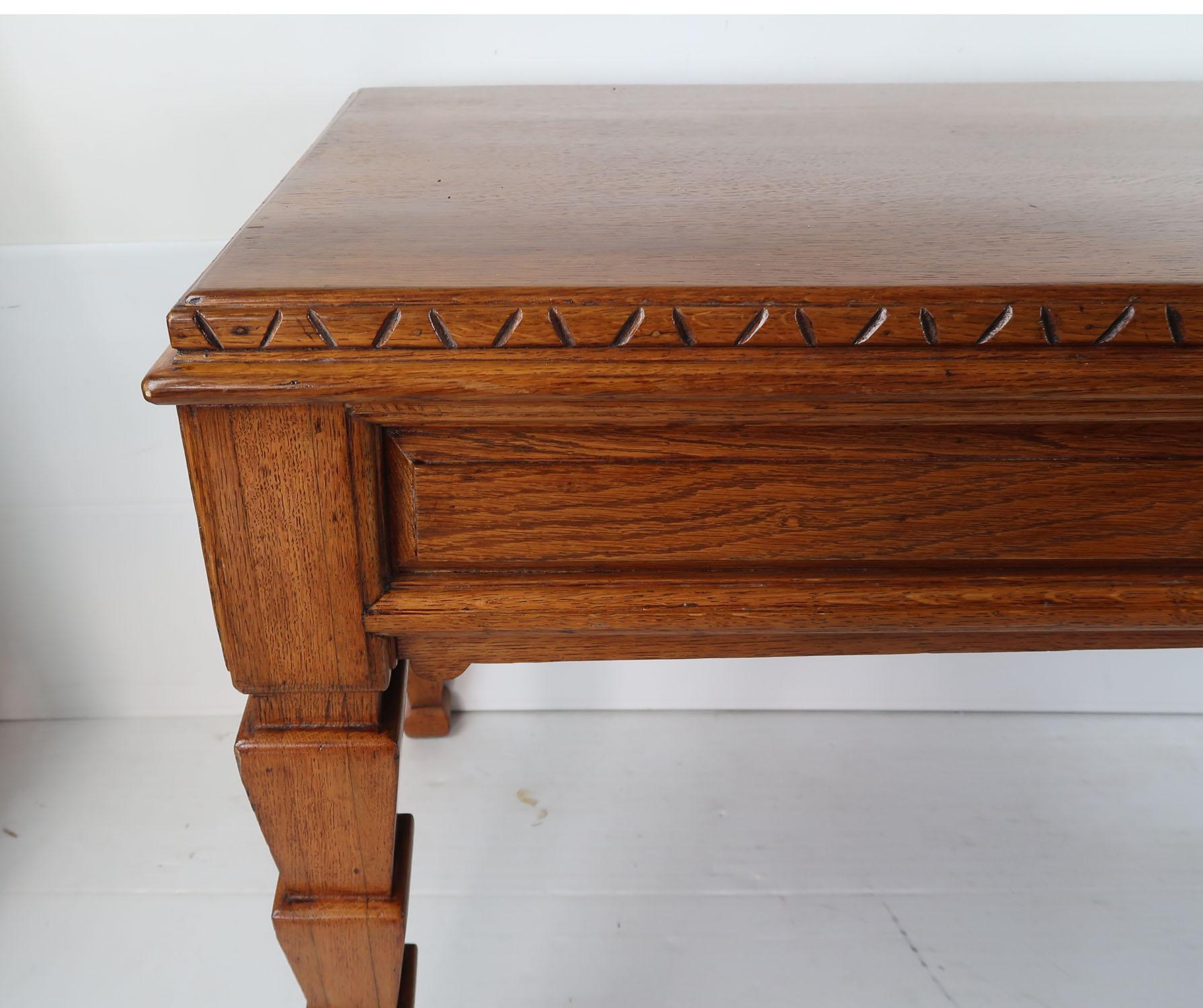 Polished Antique Aesthetic Style Oak Library Table or Desk, circa 1900
