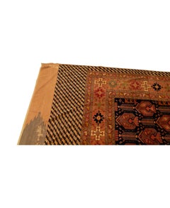 Antique Persian fine Traditional Handwoven Luxury Wool Rug