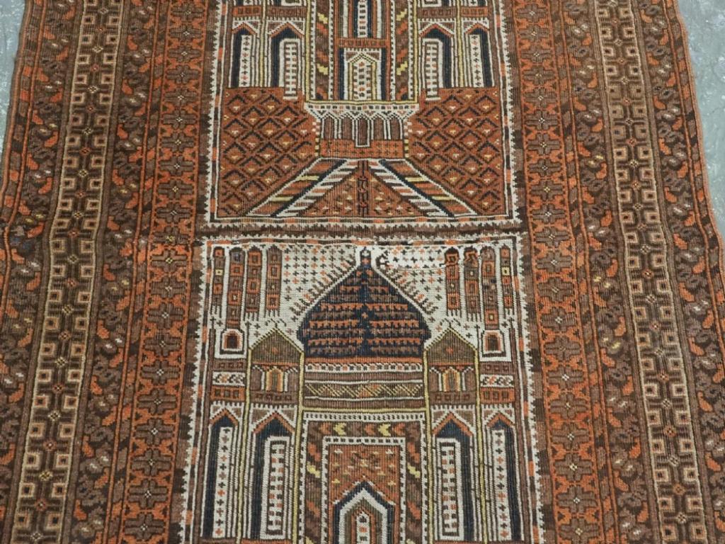 Tapis de prière de mosquée Kizil Ayak afghan ancien avec double Niche, Circa 1900 Excellent état - En vente à Moreton-In-Marsh, GB