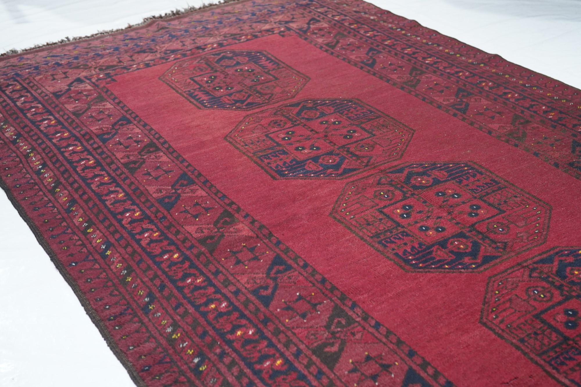 Antiker afghanischer Teppich 5' x 8'2'' im Angebot 2