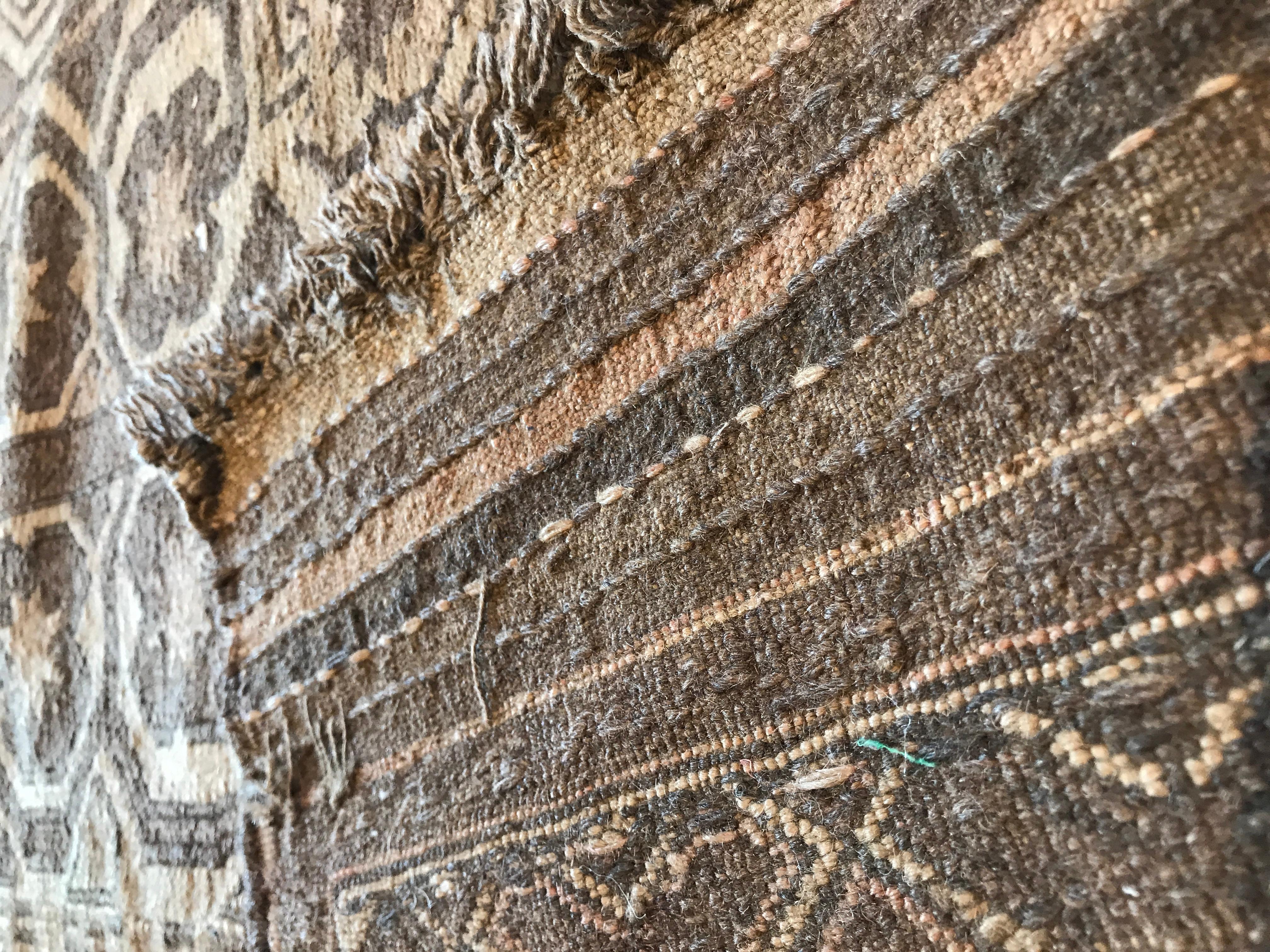 Antiker afghanischer Teppich  (Handgeknüpft) im Angebot