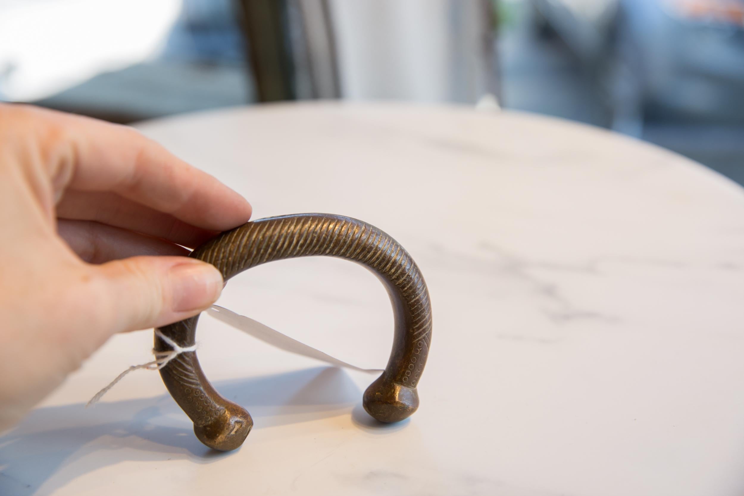 Tribal Bracelet manchette serpent africain ancien en bronze en vente
