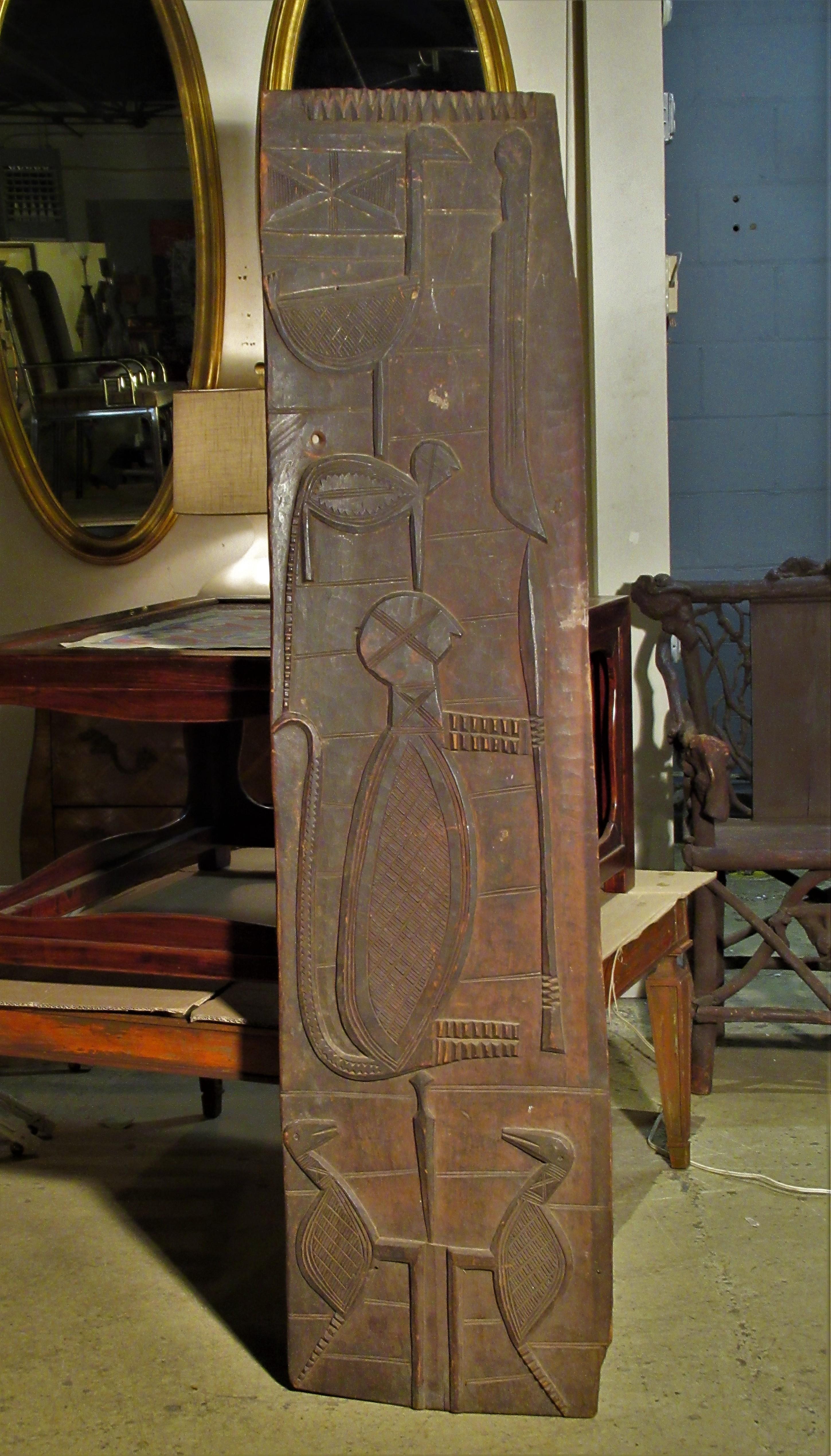 Panneau de porte antique sculpté africain en vente 2