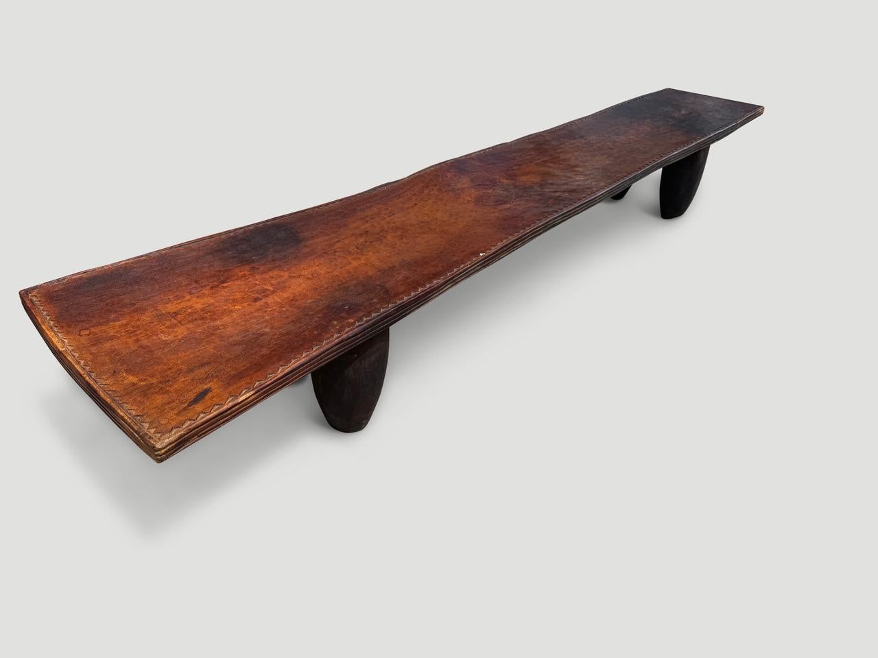 Minimaliste Table basse ou banc africain ancien en vente