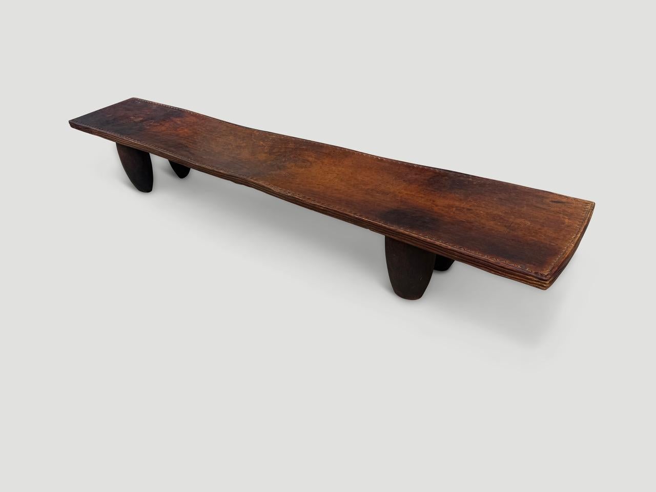 Table basse ou banc africain ancien Excellent état - En vente à New York, NY