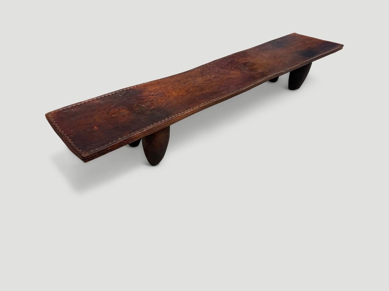 Milieu du XXe siècle Table basse ou banc africain ancien en vente