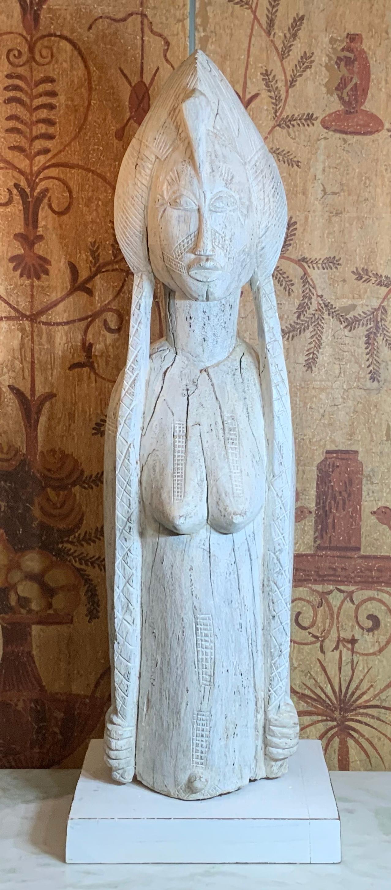 Antique African Hand Carved Woman Sculptor For Sale 4