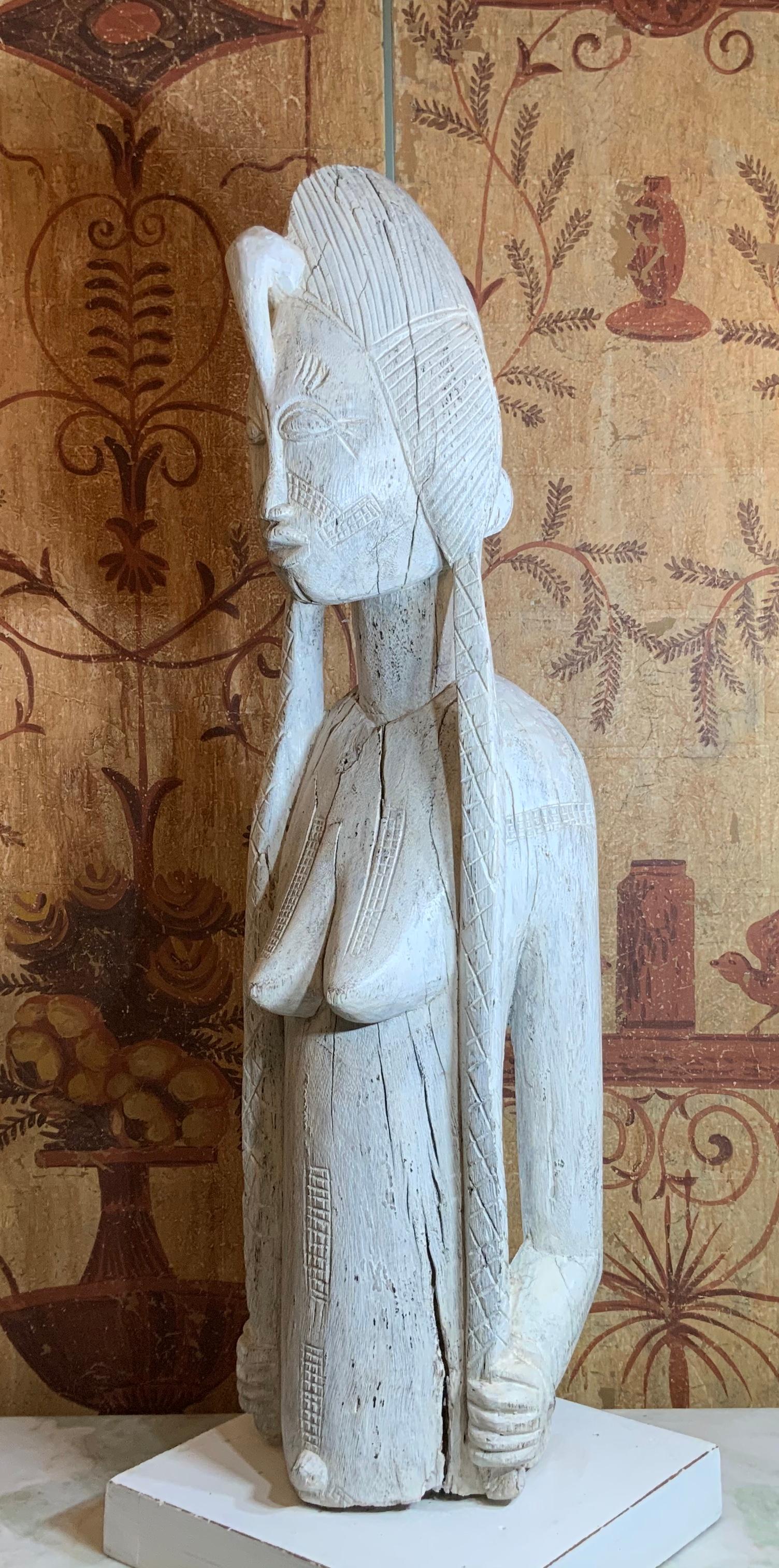 Antique African Hand Carved Woman Sculptor In Good Condition For Sale In Delray Beach, FL