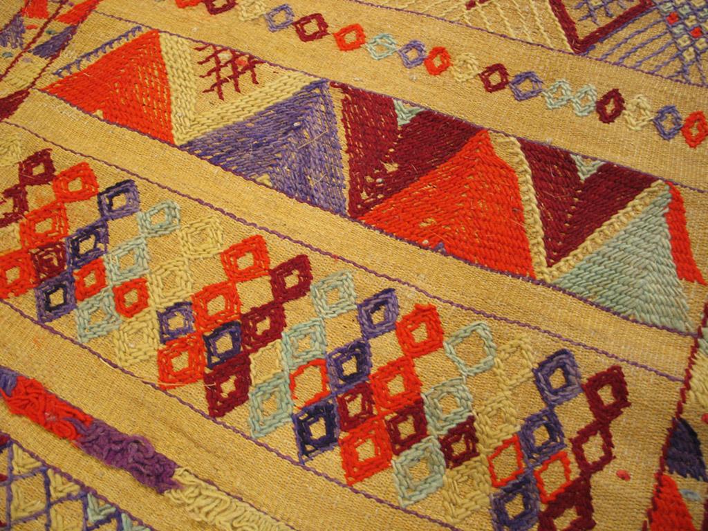 Tissé à la main Milieu du 20e siècle  Tissage plat marocain en roseau et laine (4'9