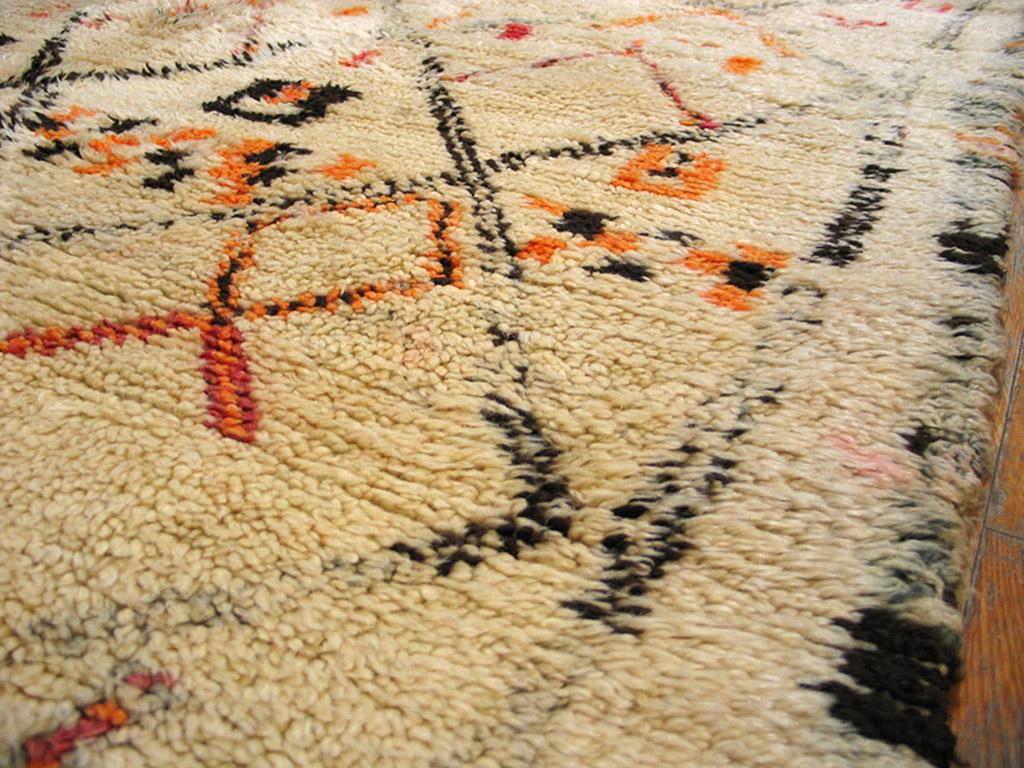 Marokkanischer Teppich aus der Mitte des 20. Jahrhunderts ( 5''6 x 9''10 - 168 x 300) im Angebot 2