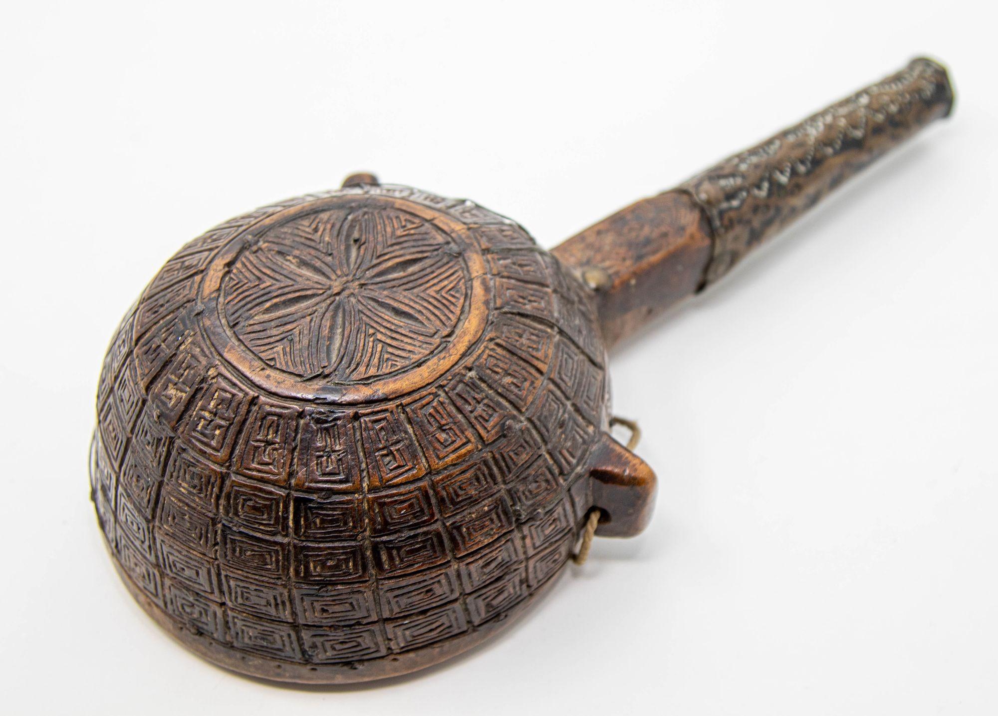 Antigua Petaca Africana Marroquí Tribal de Madera S. XIX en venta 1