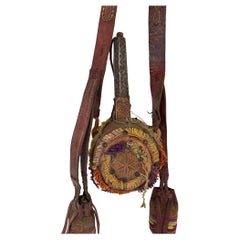 Antiguo frasco medicinal africano marroquí tuareg de madera tallada S. XIX