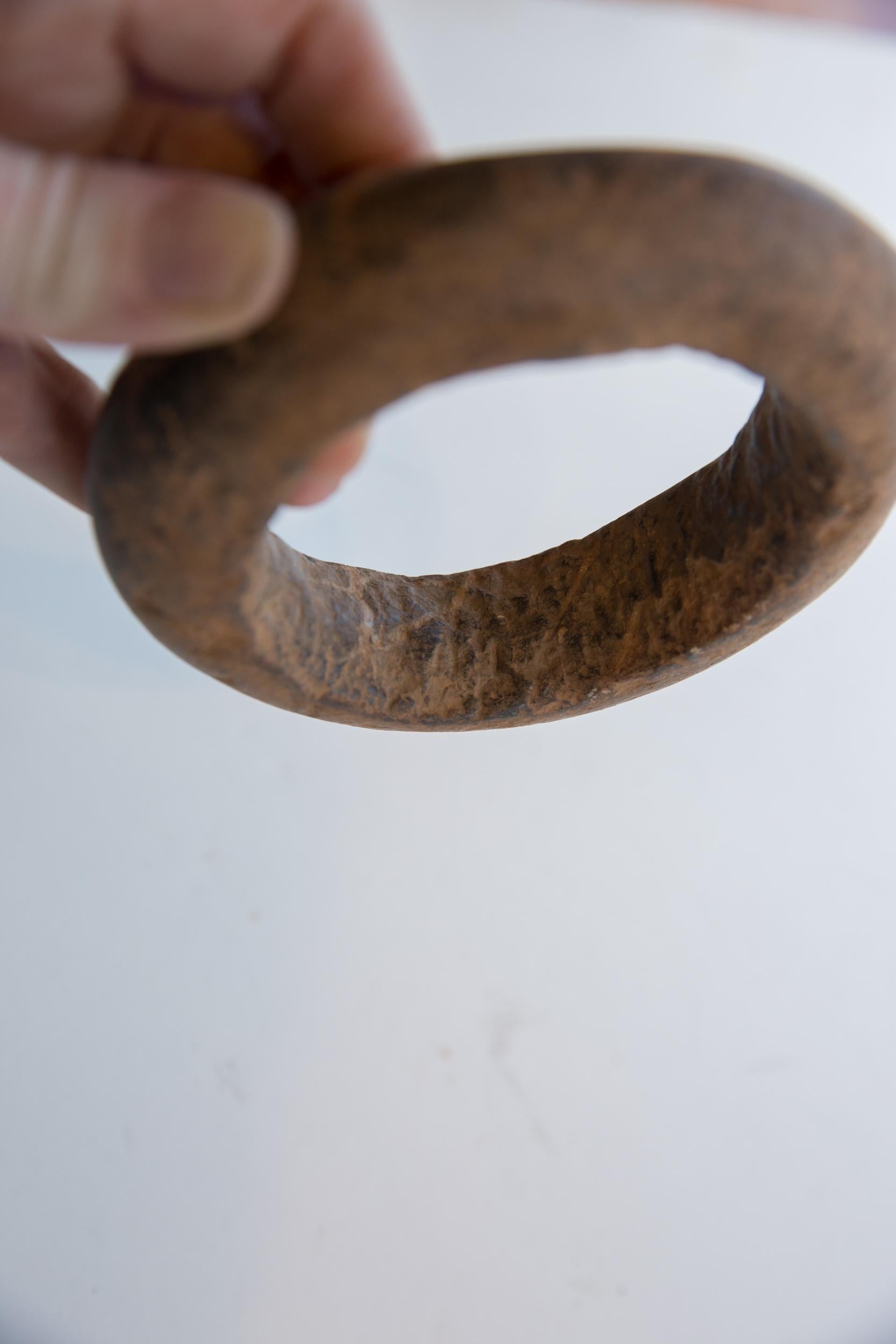 Antikes afrikanisches Marmorarmband aus der Neolithischen Ära im Zustand „Gut“ im Angebot in Katonah, NY