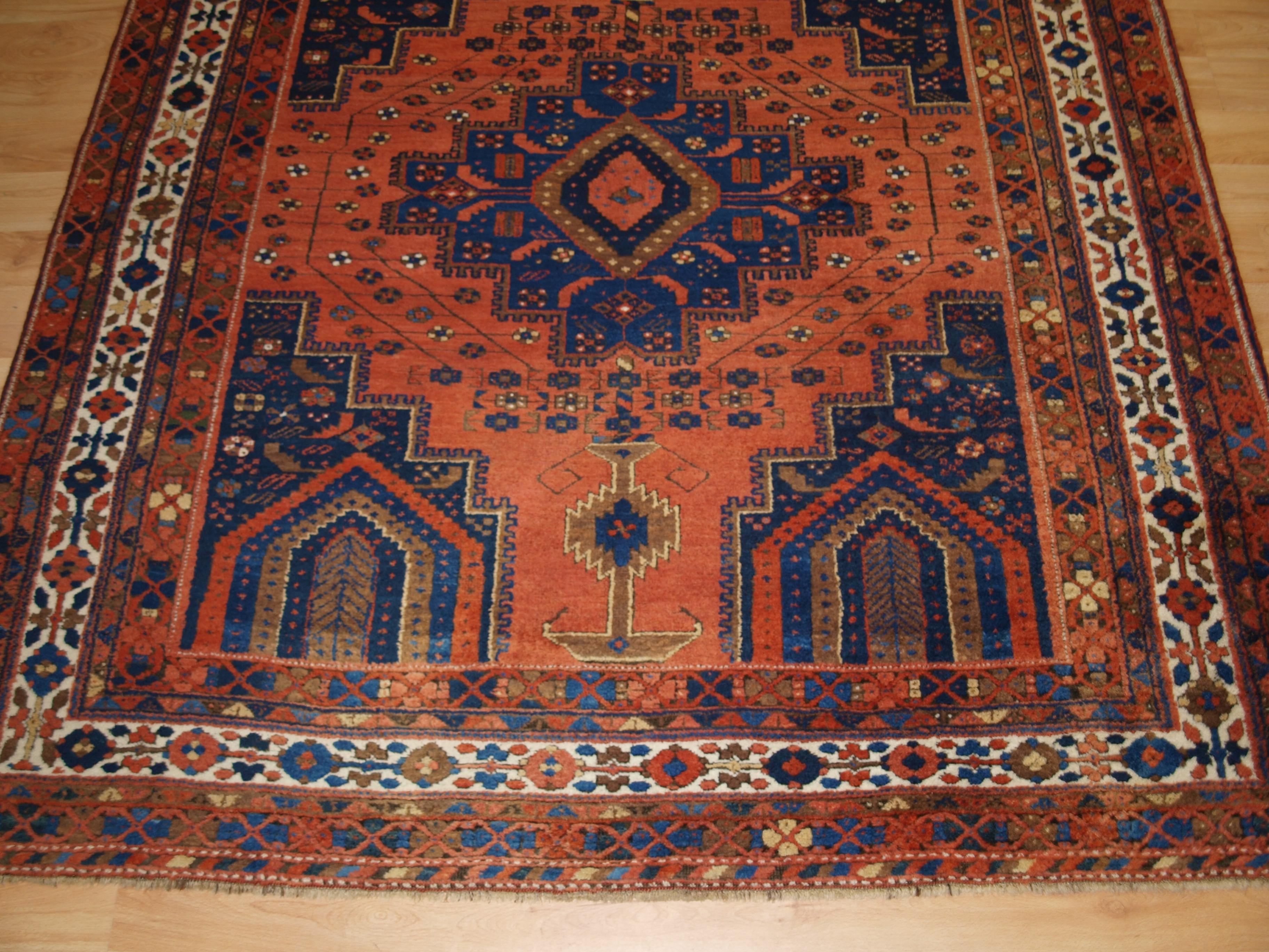 Antique Afshar Neriz Rug with Vase Design and Floral Spray For Sale 2