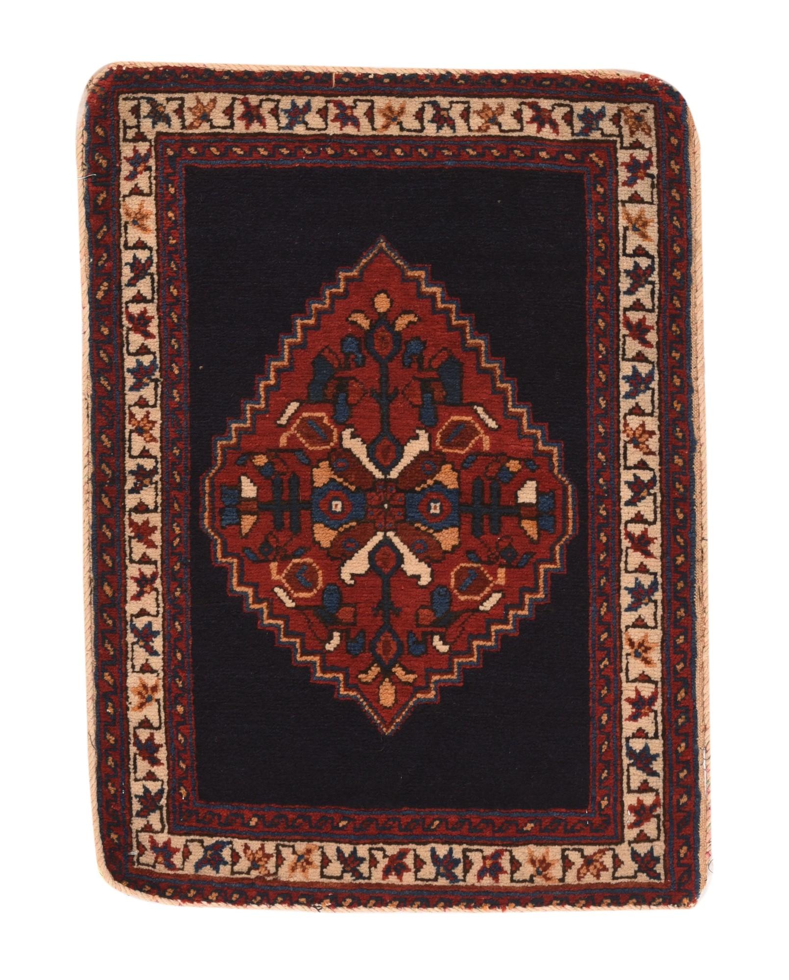 Antiker Afshar-Teppich 1'7'' x 2'2'' im Zustand „Gut“ im Angebot in New York, NY
